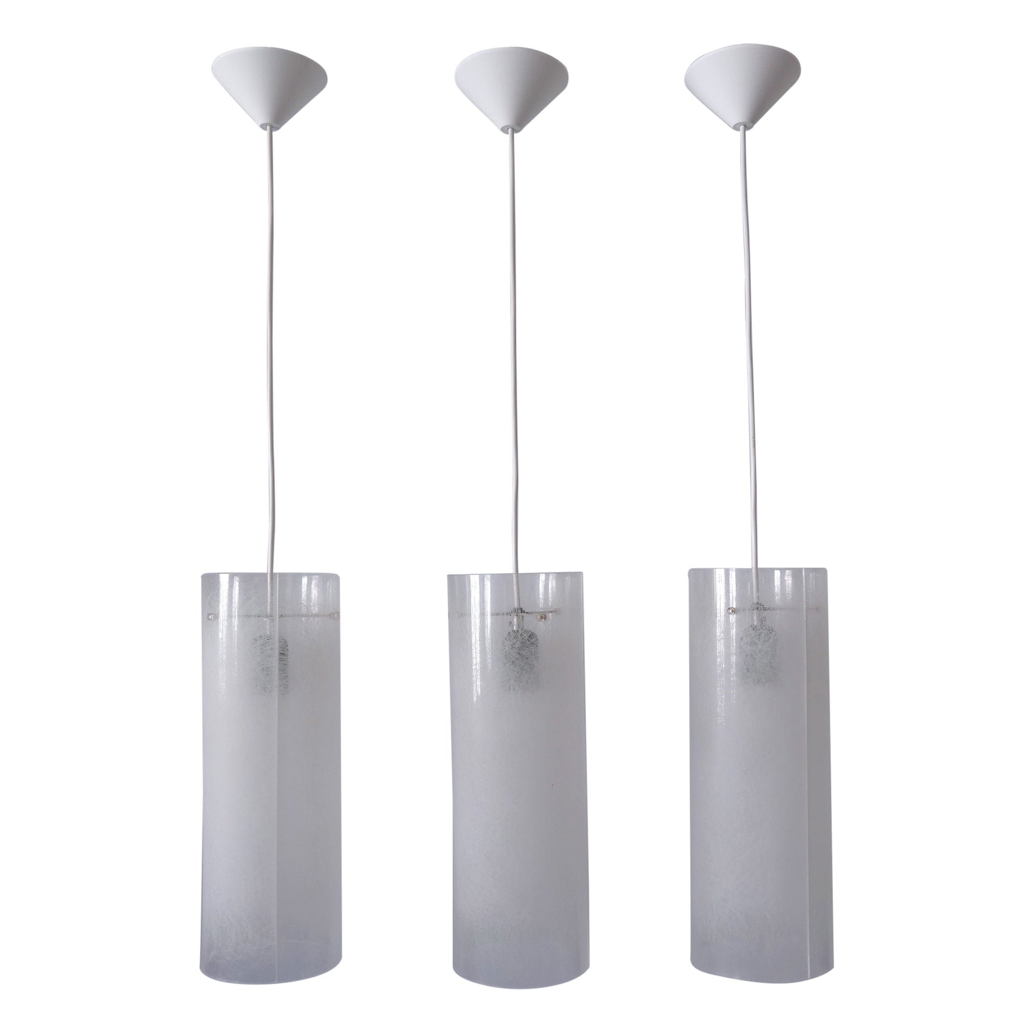 Ensemble de trois lampes suspendues modernes du milieu du siècle dernier par Rupert Nikoll Autriche 1970