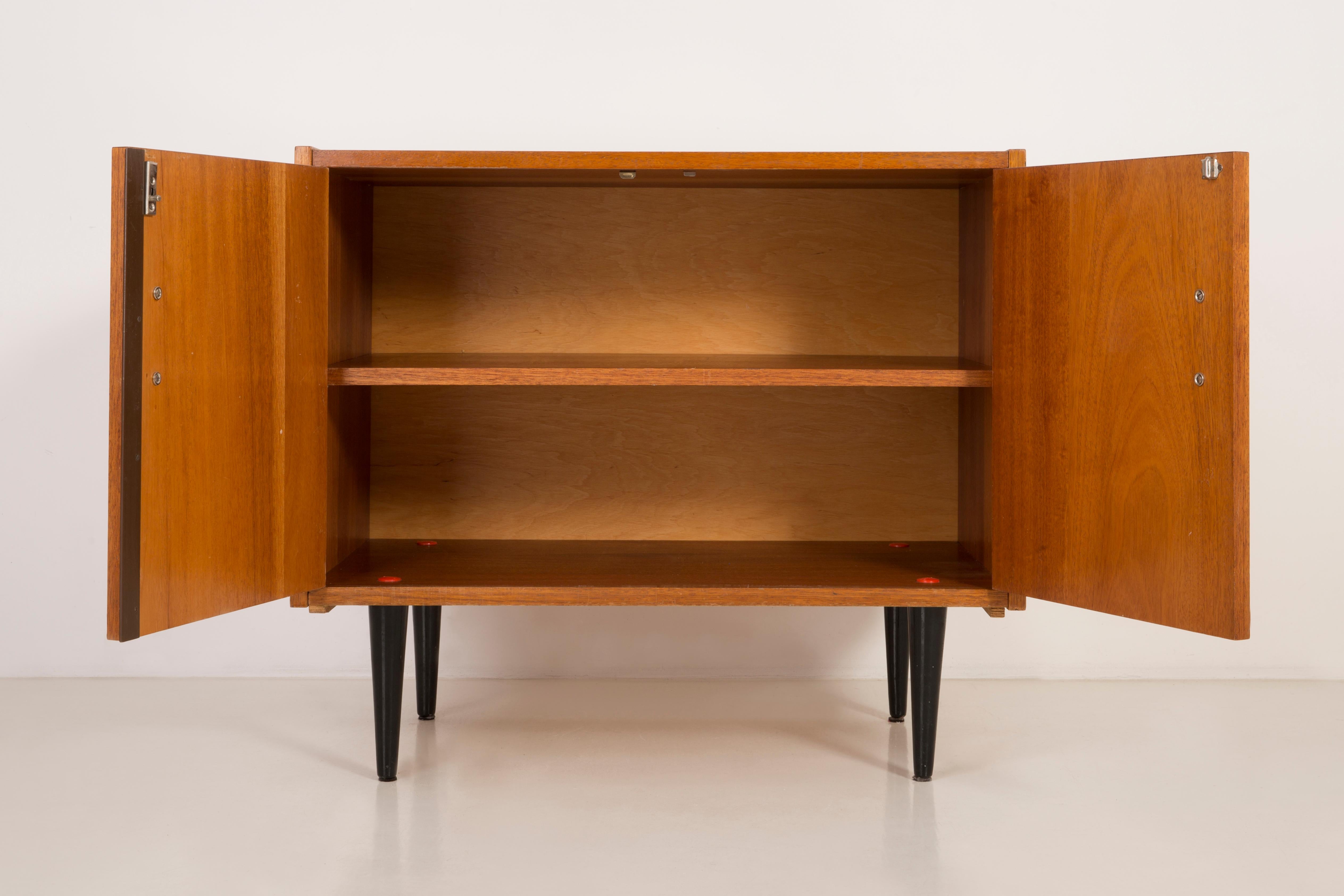 Set of Three Mid-Century Modern Vintage Sideboards, Wood, Poland, 1960s In Good Condition For Sale In 05-080 Hornowek, PL