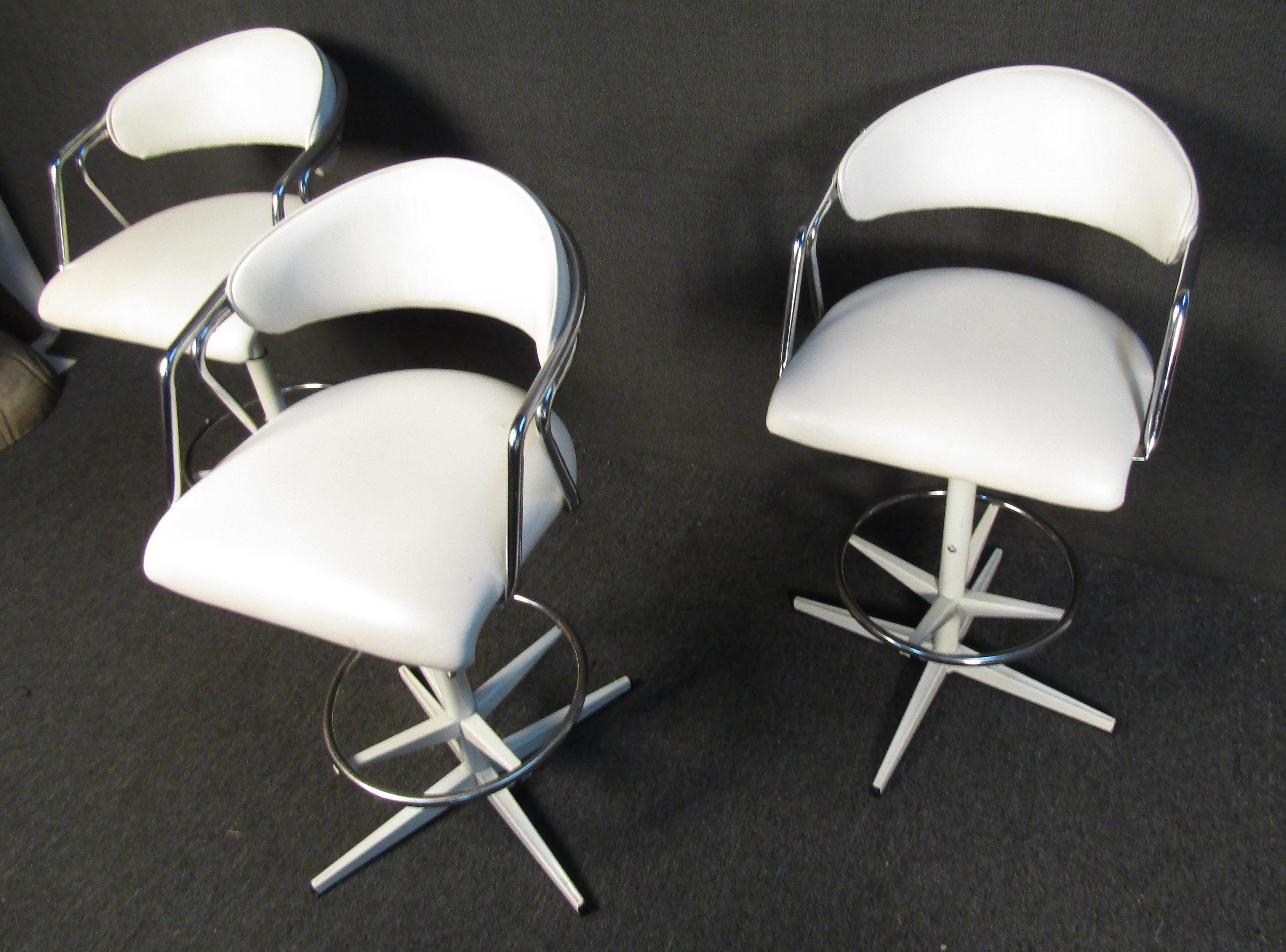Mid-20th Century Set of Three Mid-Century Modern White Barstools For Sale