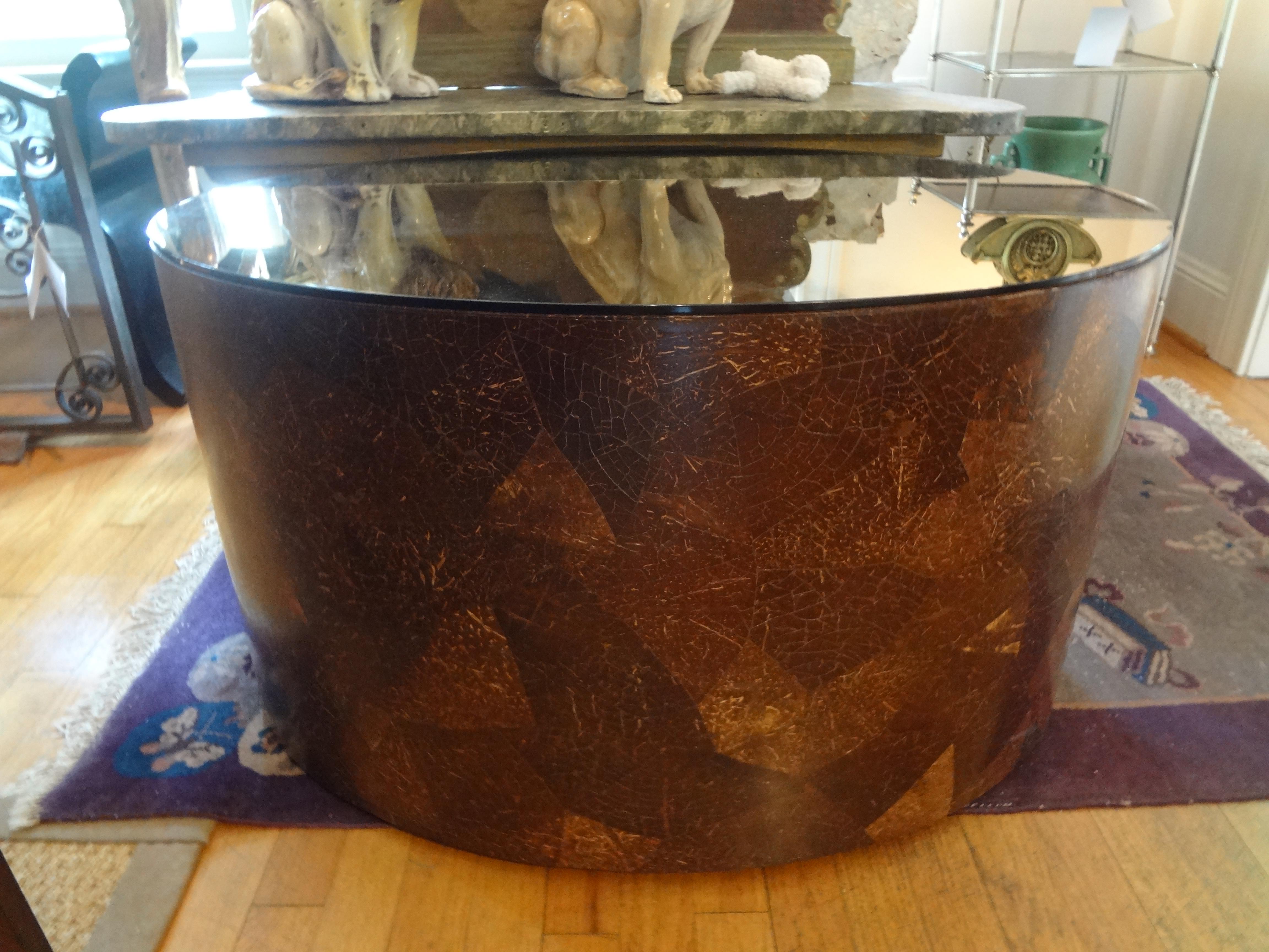 Ovale Kokosnussschalen-Tische im Karl-Springer-Stil mit verspiegelten Bronzeplatten (Moderne der Mitte des Jahrhunderts) im Angebot