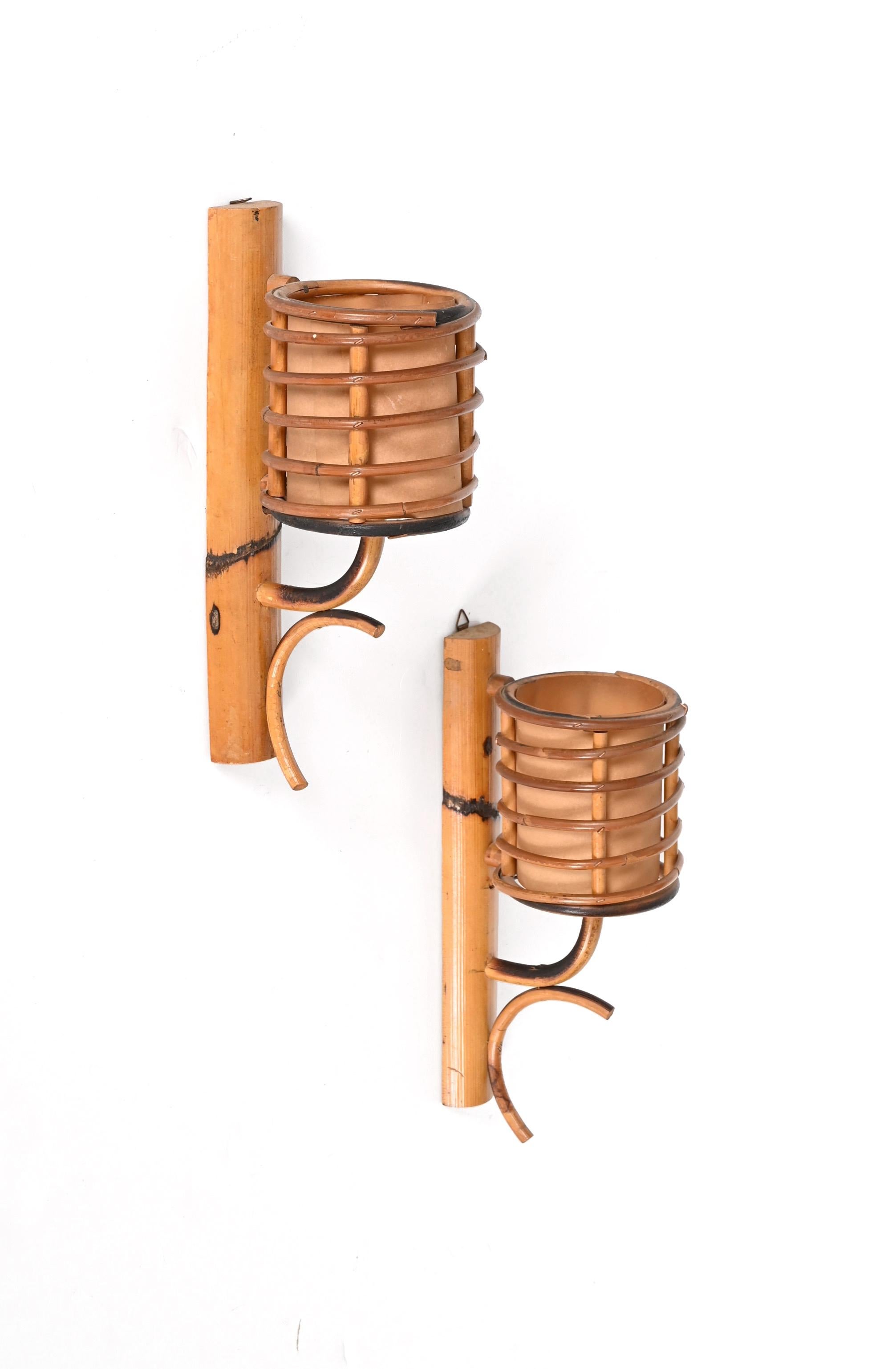 Set von drei Rattan-Wandleuchtern „Lantern“ aus der Mitte des Jahrhunderts, Louis Sognot zugeschrieben, 1960er Jahre (Moderne der Mitte des Jahrhunderts) im Angebot