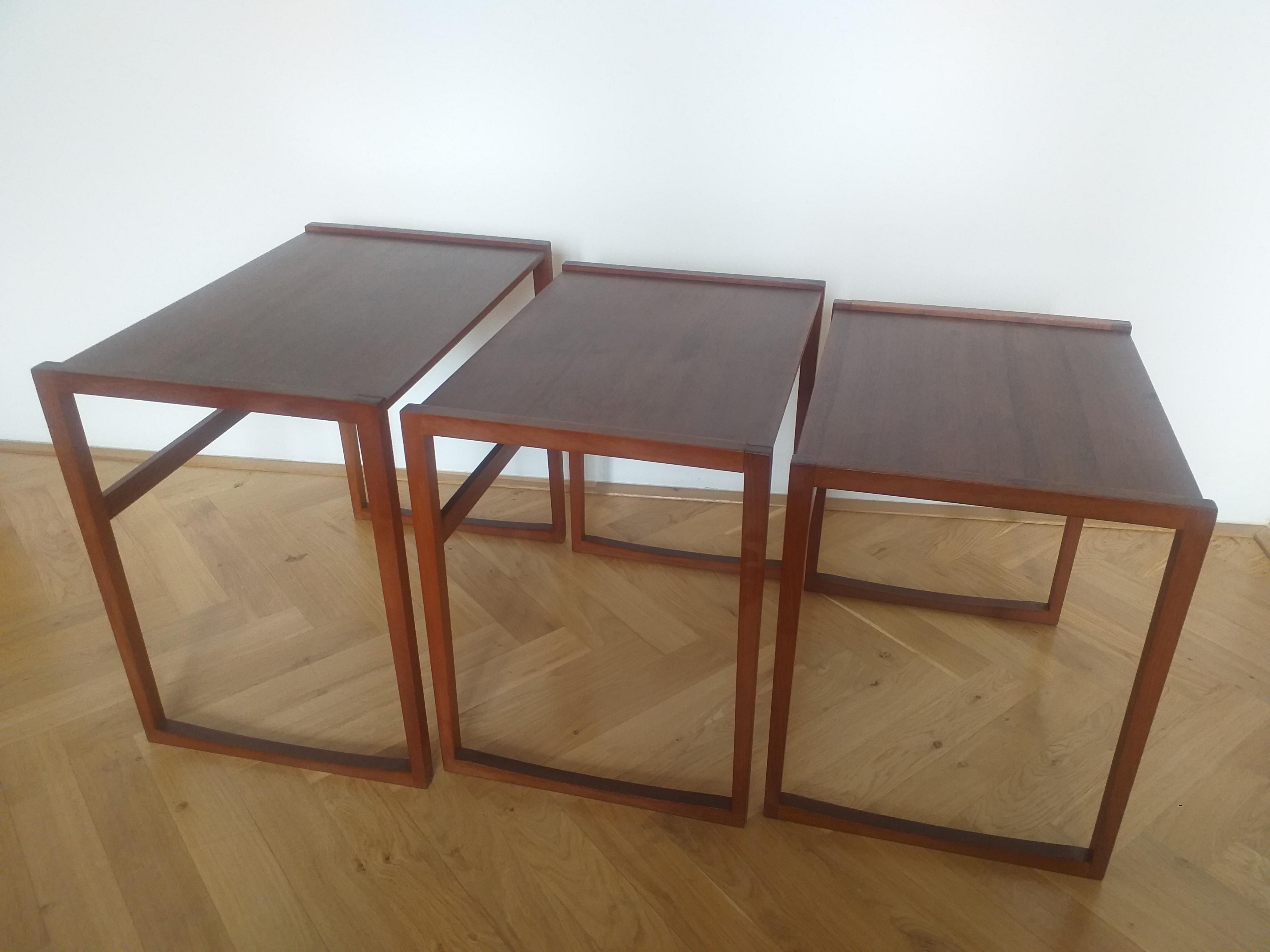 Mid-20th Century Set of Three Mid Century Teak Nesting Tables, Denmark, 1960s For Sale