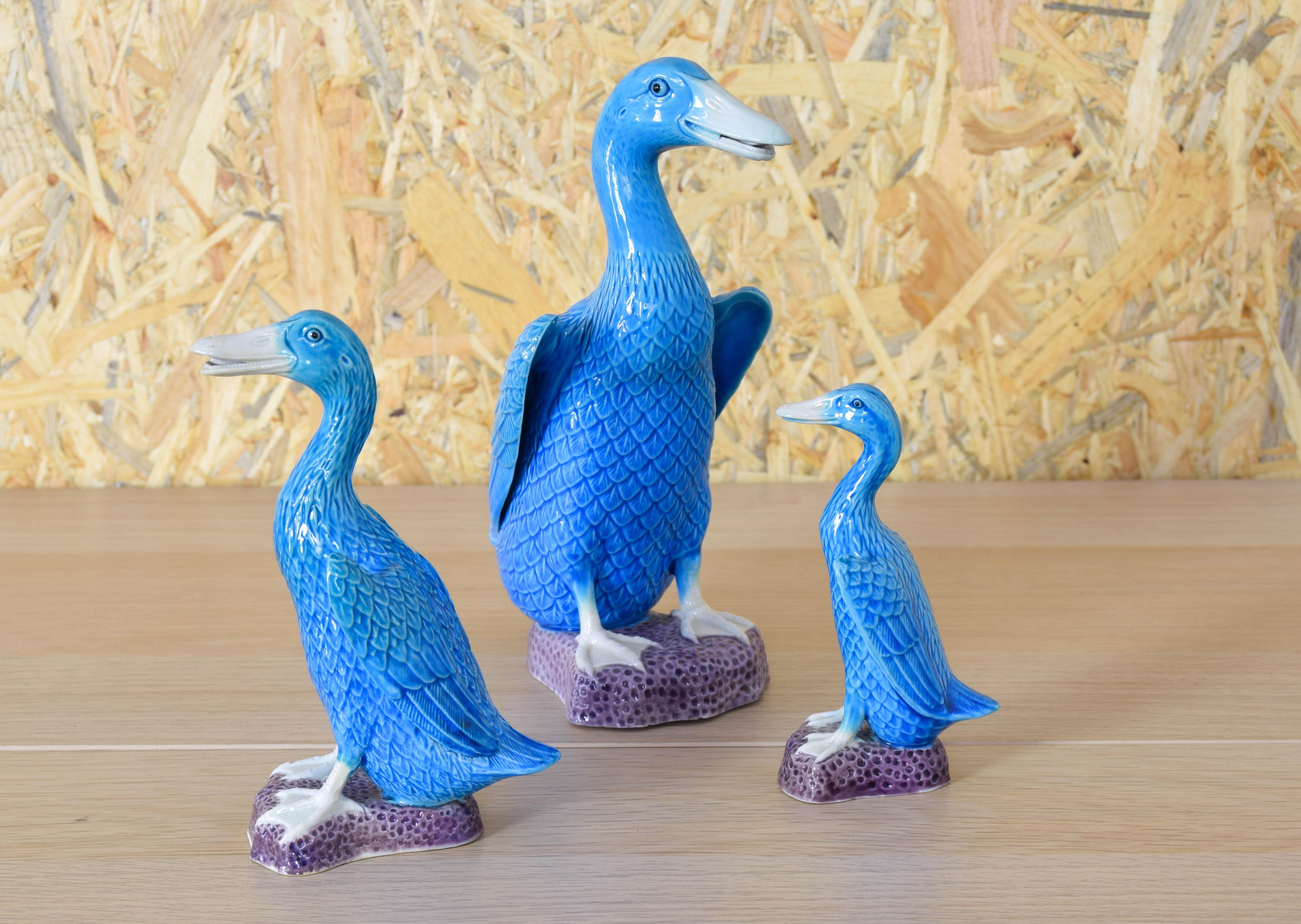 Set of three Mid Century Turquoise Foo Ducks, made of Chinese Porcelain 50s For Sale 6