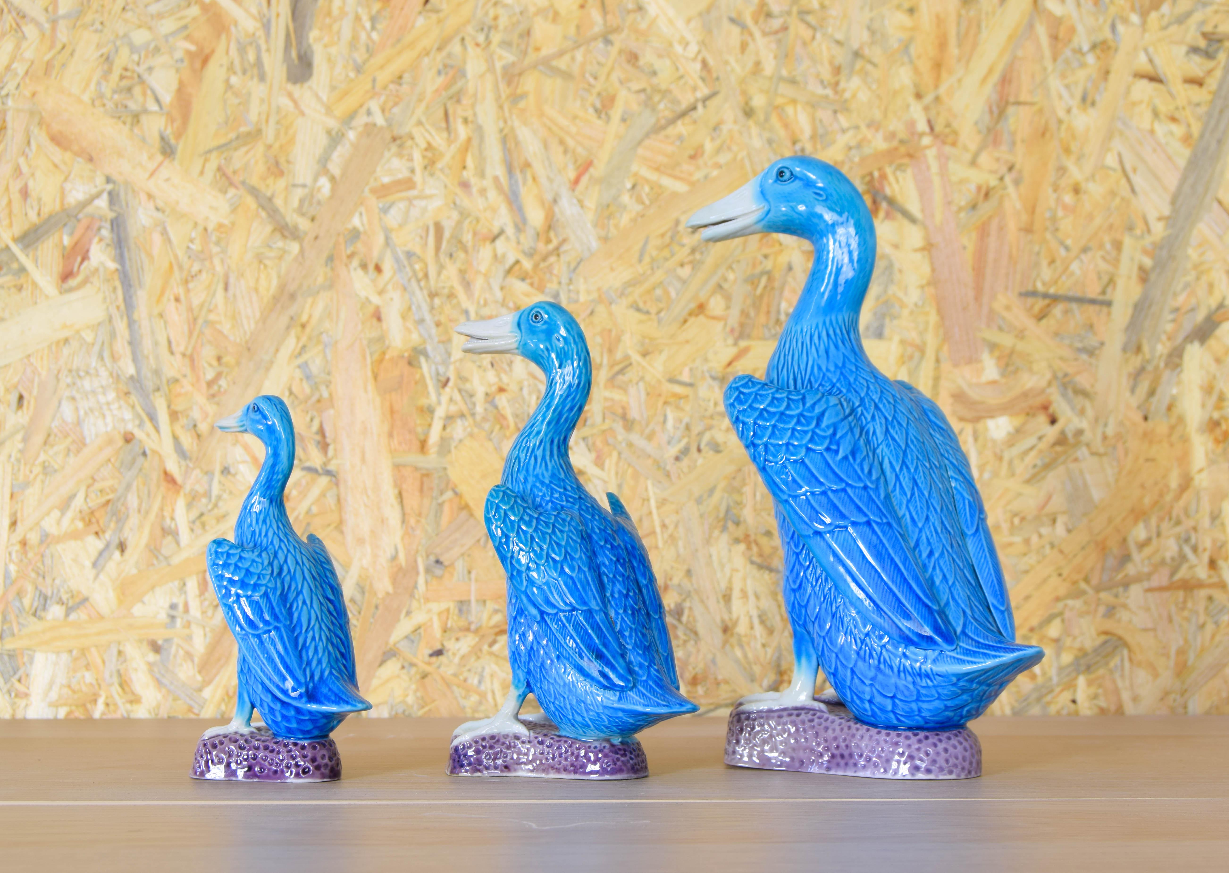 Ensemble de trois canards Foo du milieu du siècle turquoise, fabriqués en porcelaine chinoise des années 50 en vente 2
