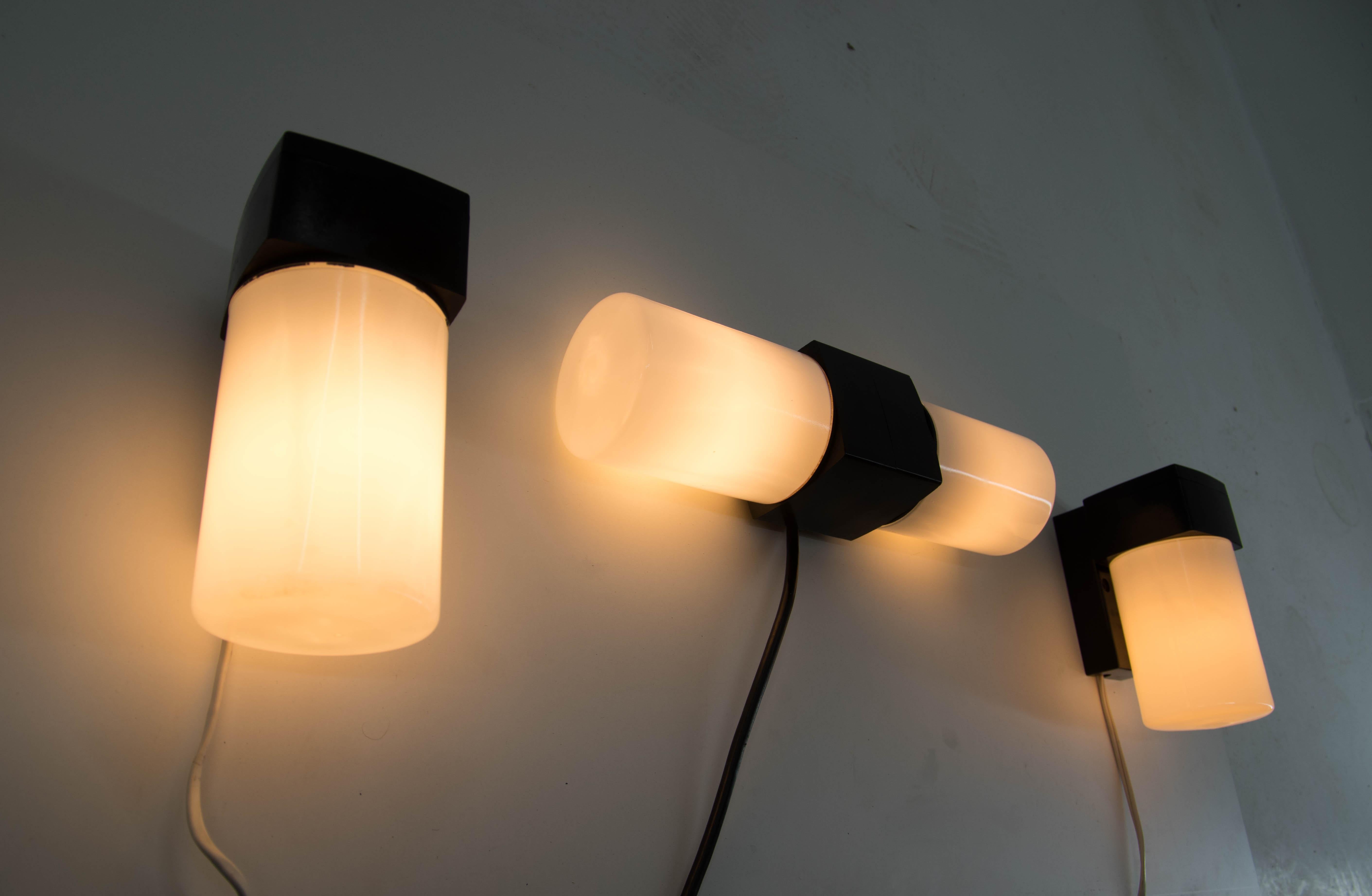 Mid-Century Modern Set of Three Mid-Century Wall Lamps, 1950s For Sale