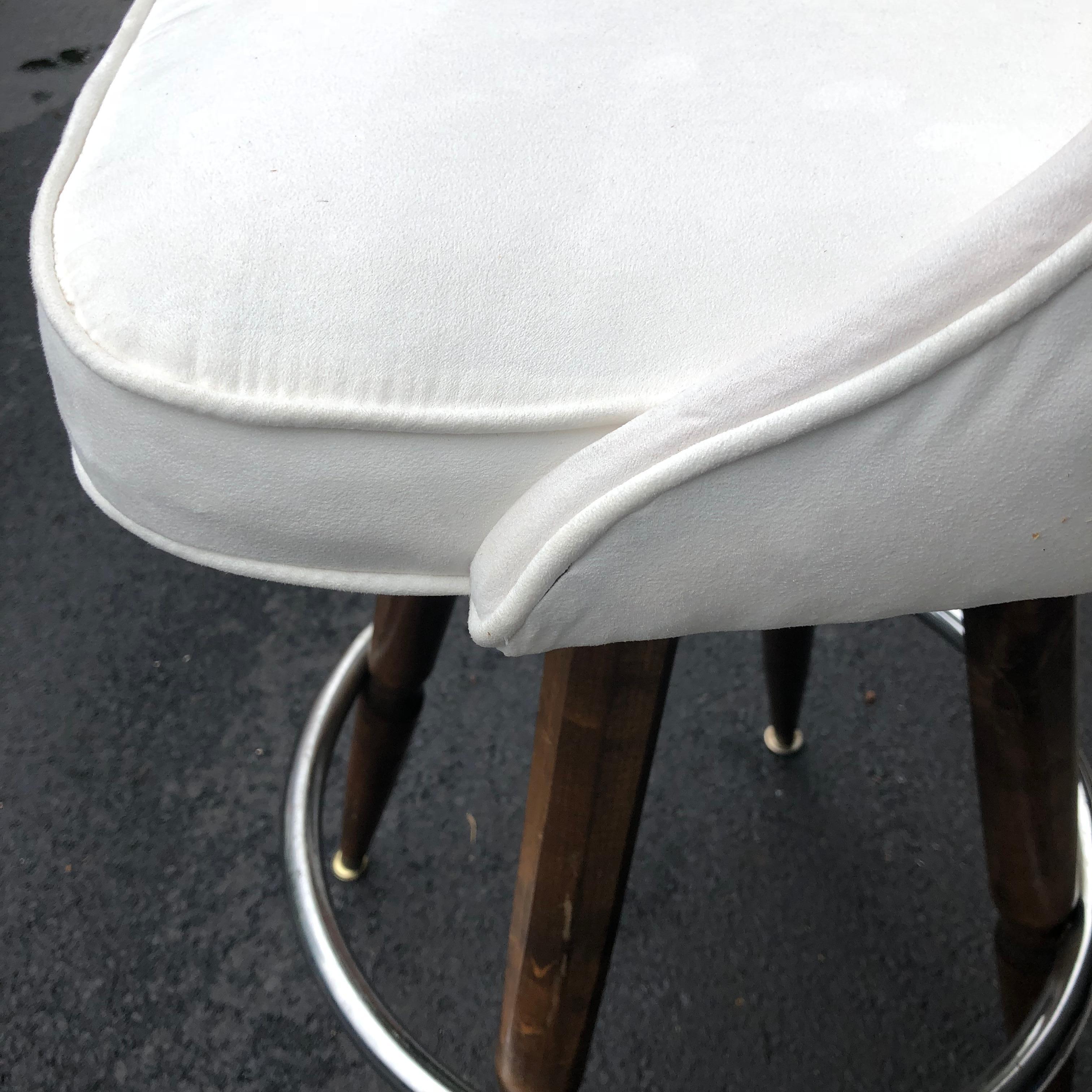 Set Of Three Mid-Century White Faux-Suede Bar Stools 3