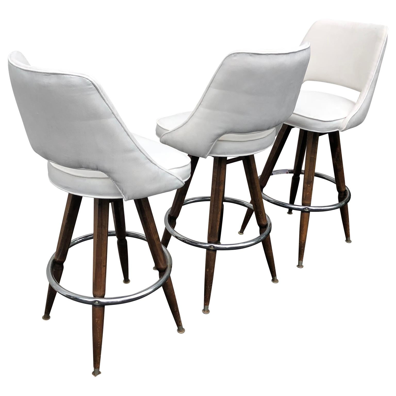 20th Century Set of Three Mid-Century White Faux-Suede Bar Stools For Sale