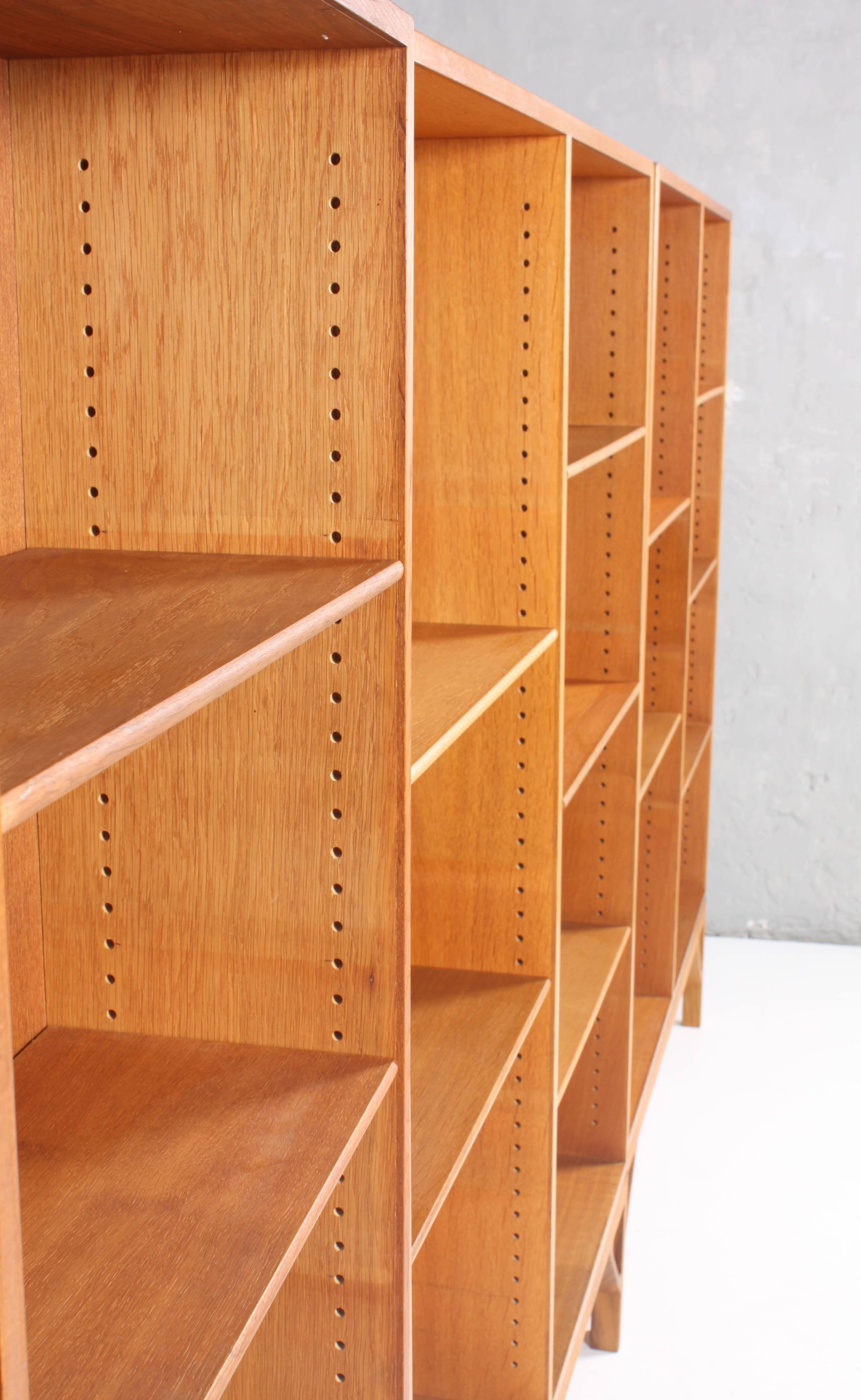 Set of Three Midcentury Bookcases in Oak by Børge Mogensen, Made in Denmark In Good Condition In Lejre, DK