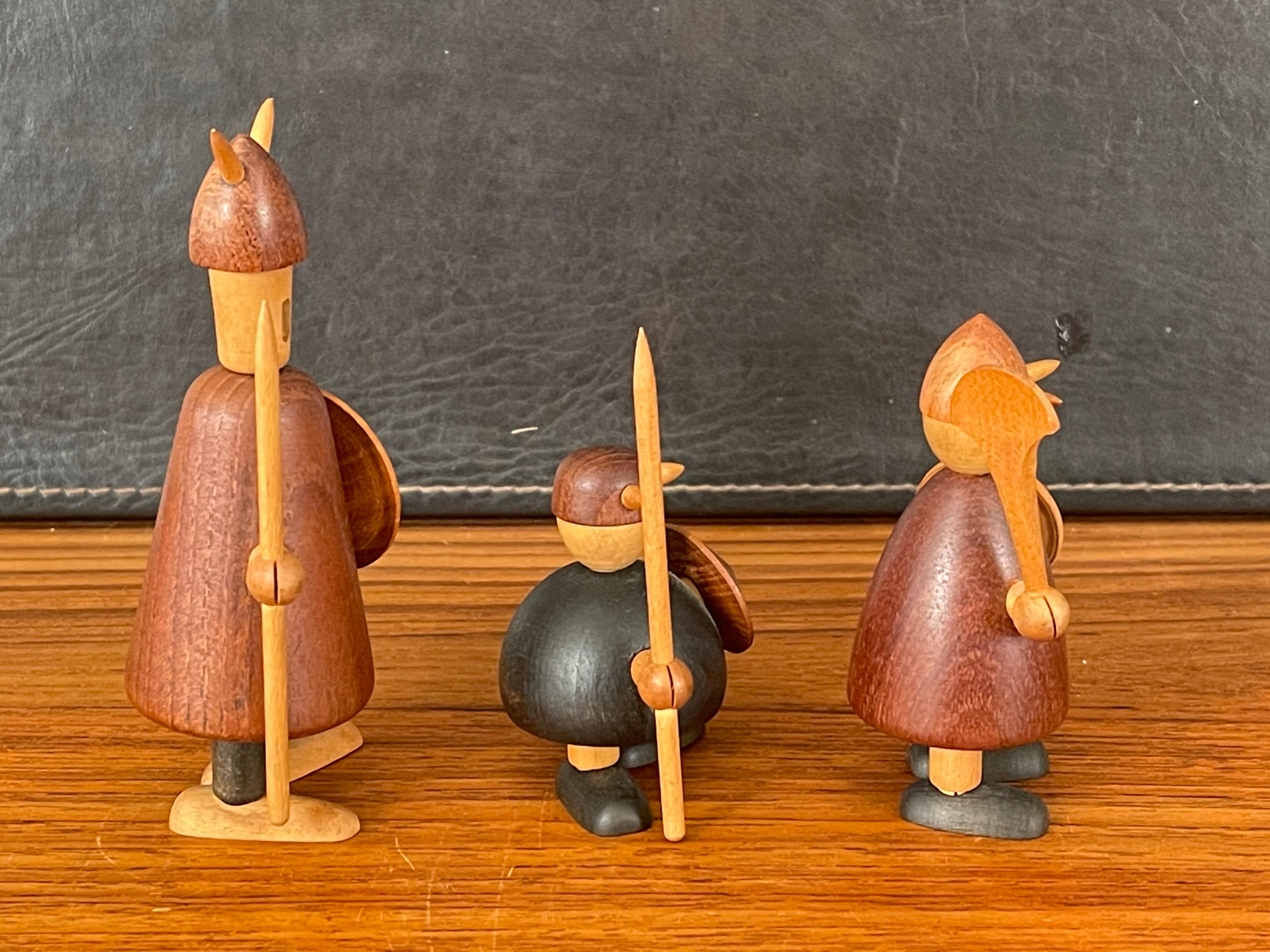 Ensemble de trois figurines de Vikings danois du milieu du siècle dernier par Jacob Jensen Bon état - En vente à San Diego, CA