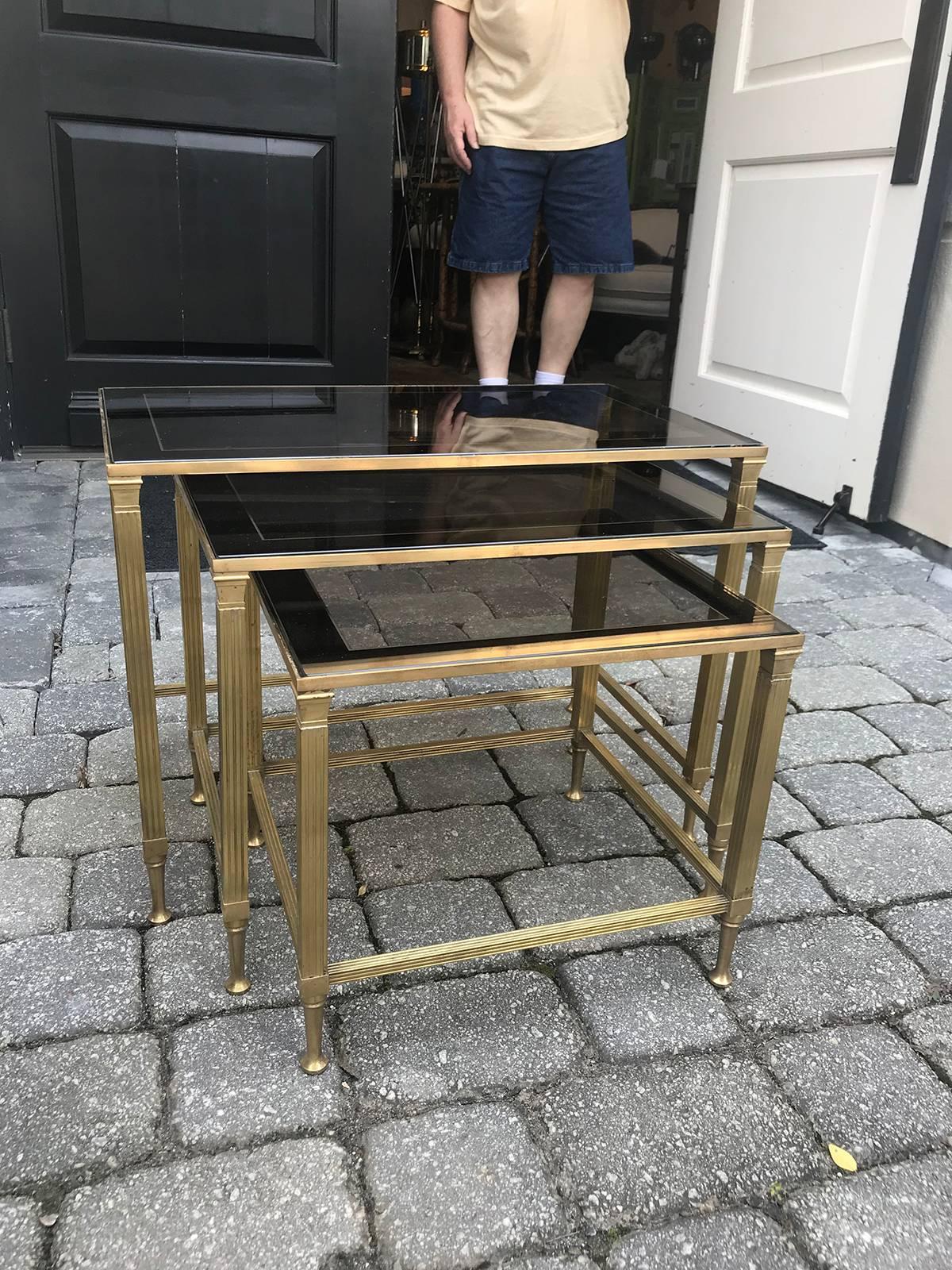 Set of Three Mid-20th Century French Maison Bagues Brass Nesting Tables In Good Condition In Atlanta, GA