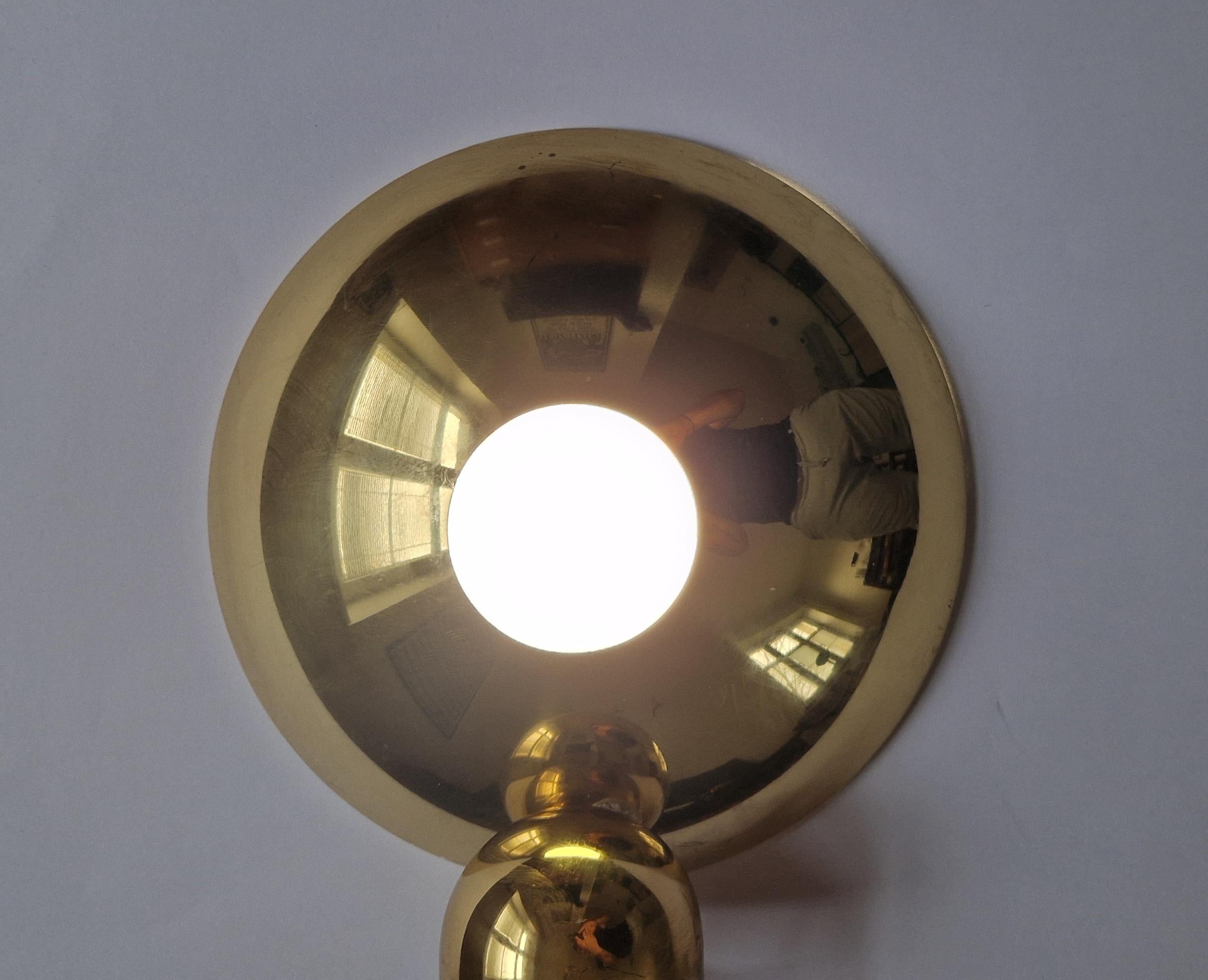 Juego de tres lámparas de pared de mediados de siglo Hustadt Leuchten, Alemania, años 1970. Latón en venta