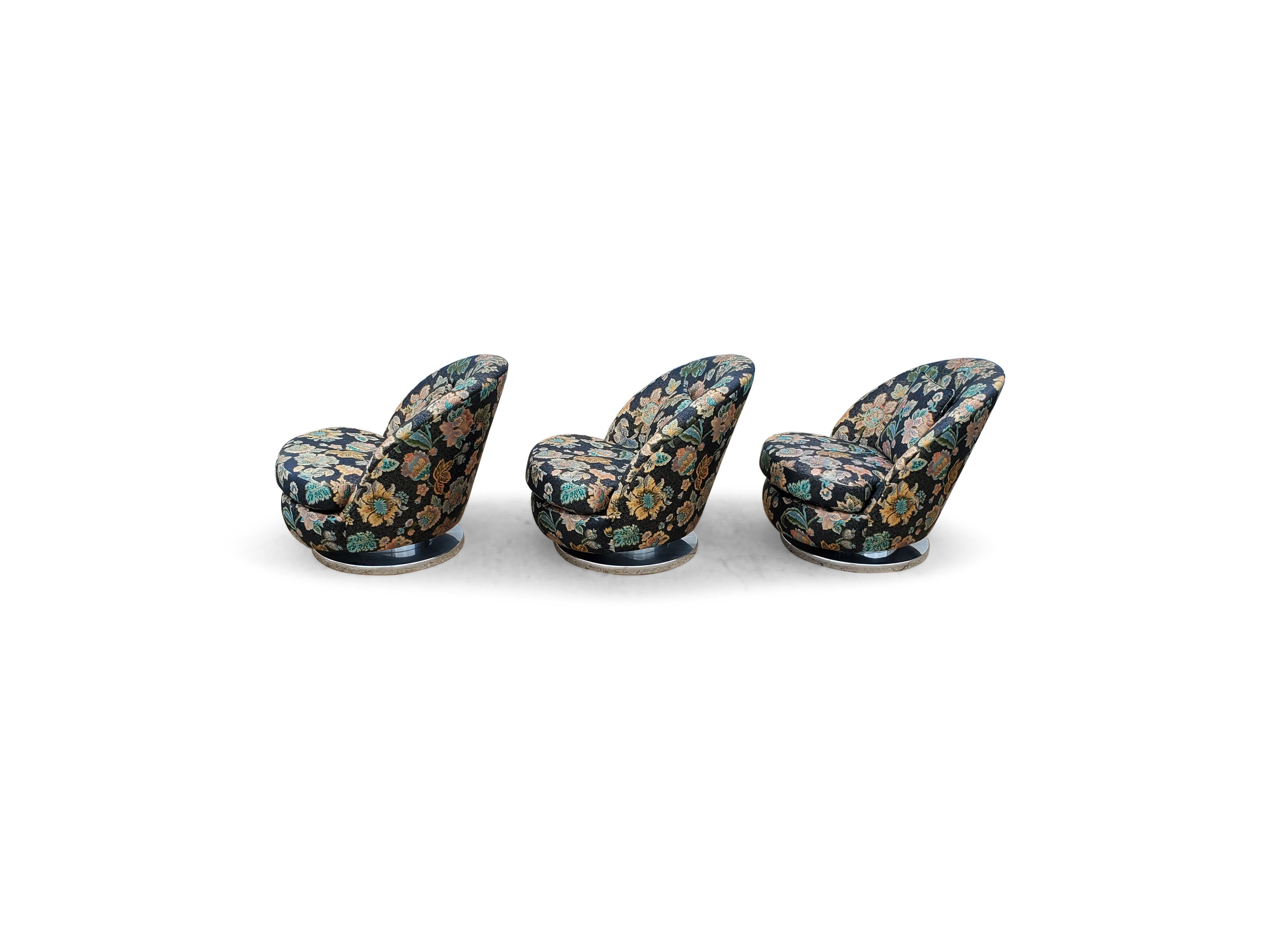 Set of Three Milo Baughman Tilt & Swivel Lounge Chairs Chrome Bases For Sale 3