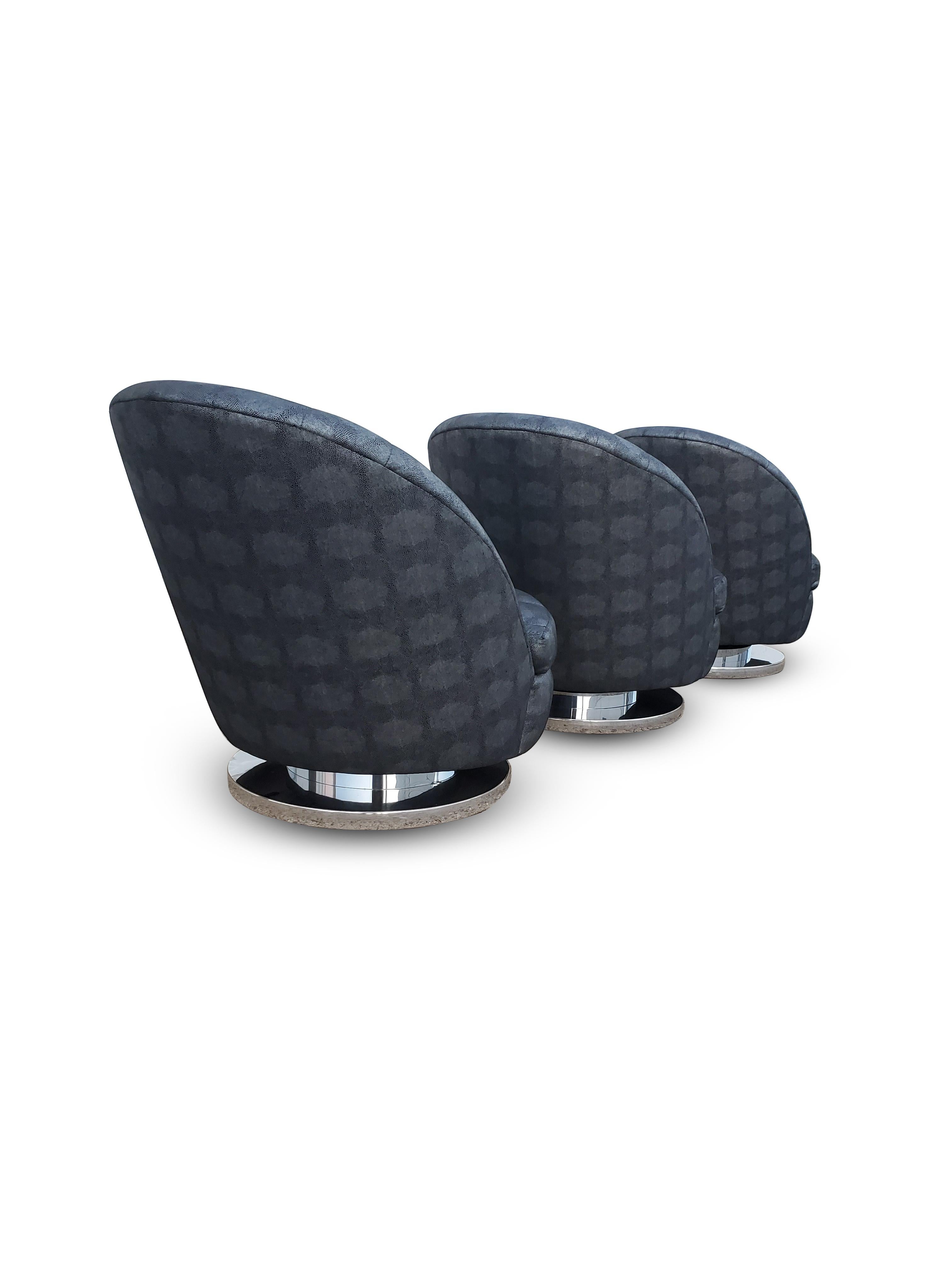 Set of Three Milo Baughman Tilt and Swivel Lounge Chairs Chrome Bases   For Sale 1