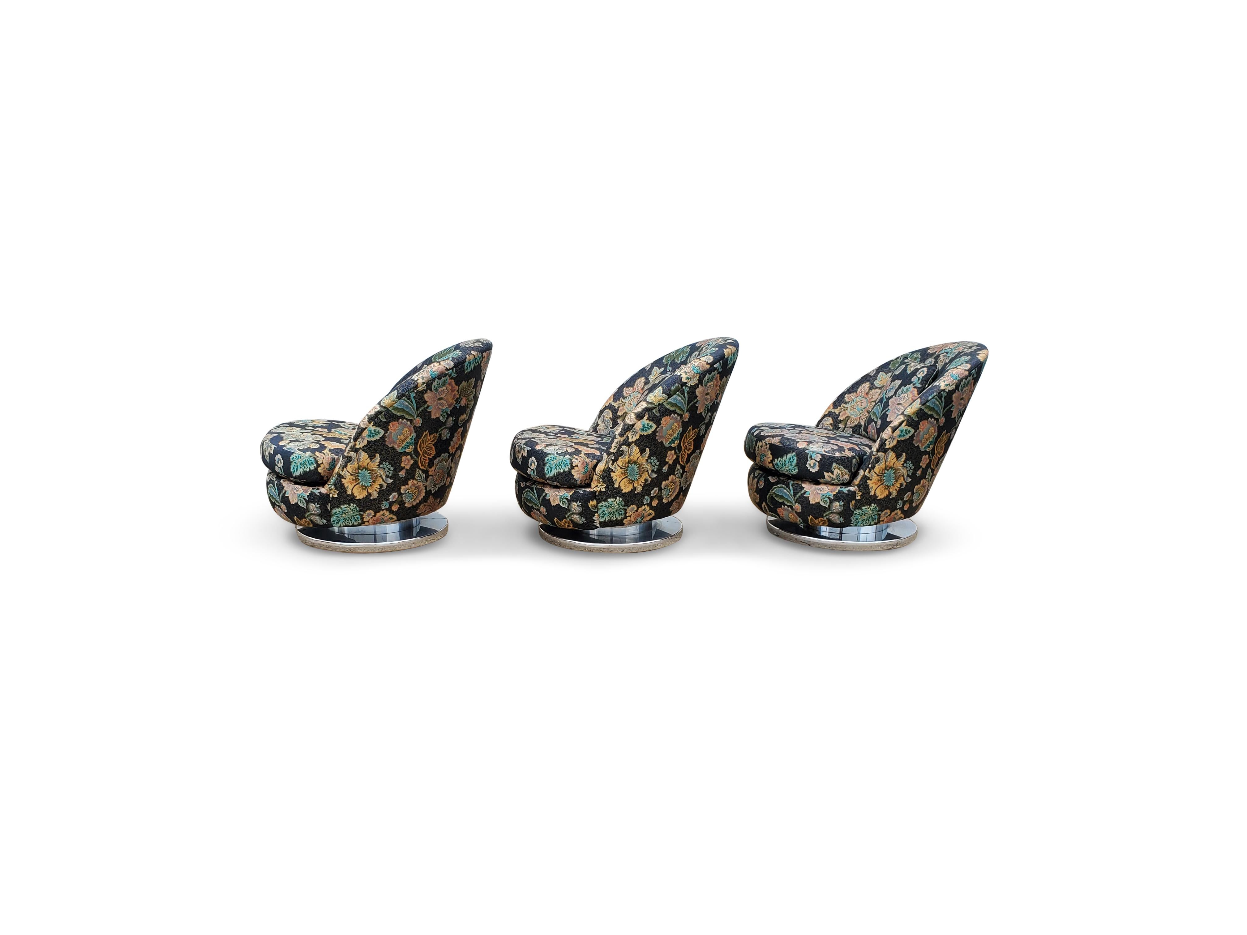 Set of Three Milo Baughman Tilt & Swivel Lounge Chairs Chrome Bases For Sale 2