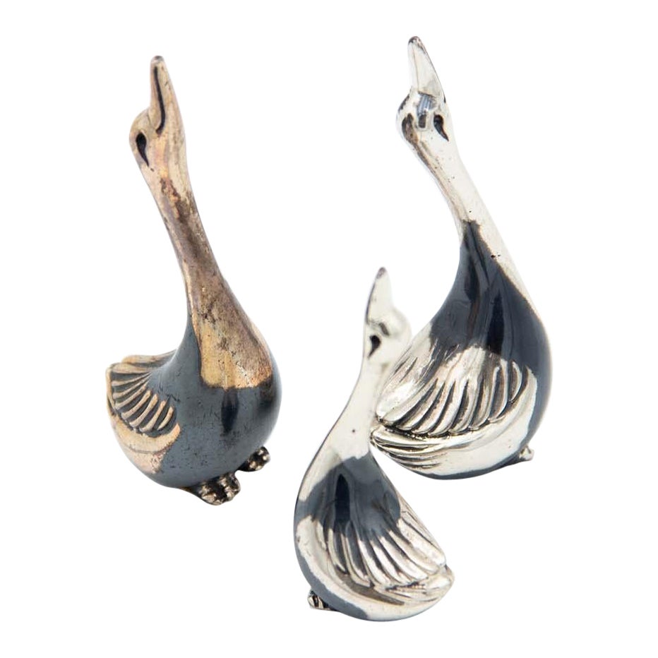 Set of three miniature silver swans For Sale