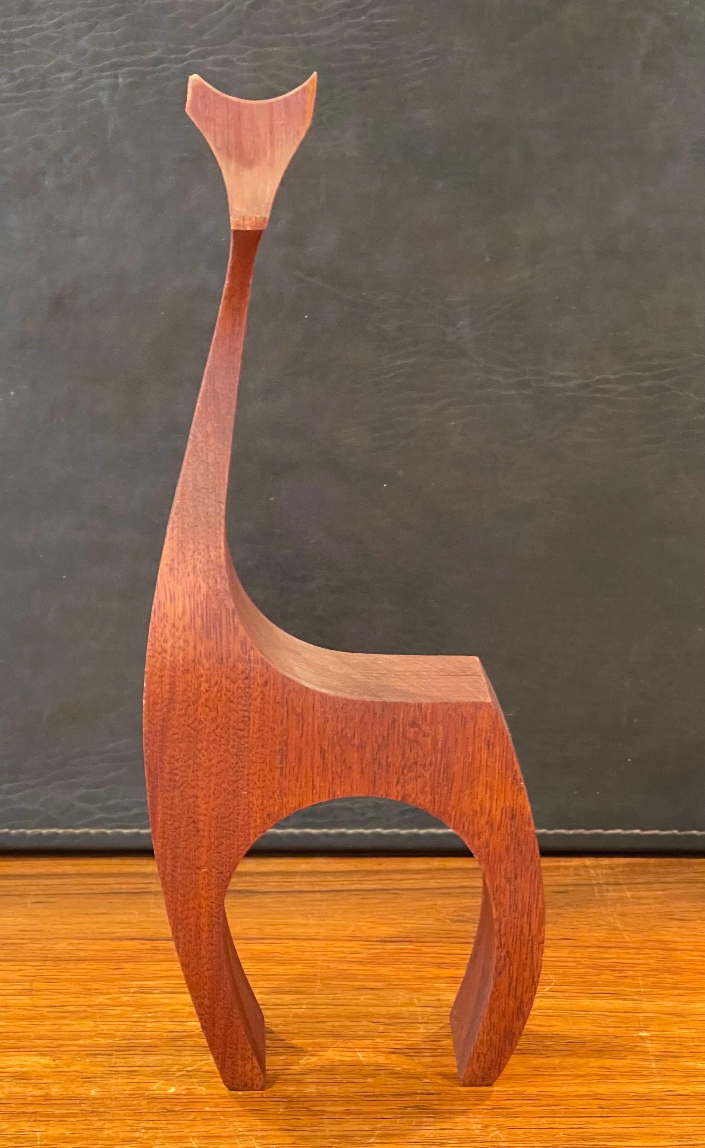 Ensemble de trois sculptures modernistes en bois de girafe par Del Zotto Studios en vente 3