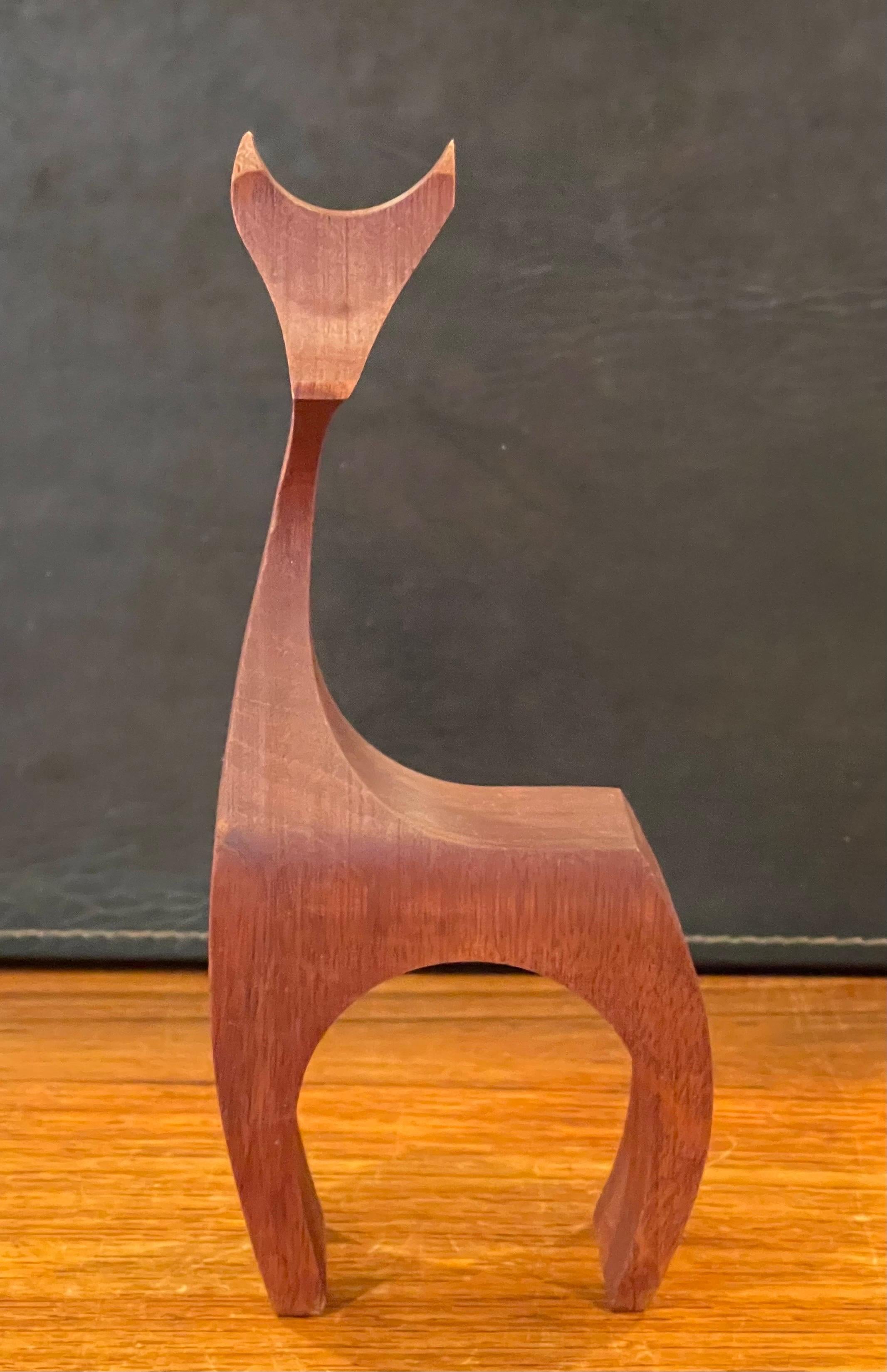 Ensemble de trois sculptures modernistes en bois de girafe par Del Zotto Studios en vente 7