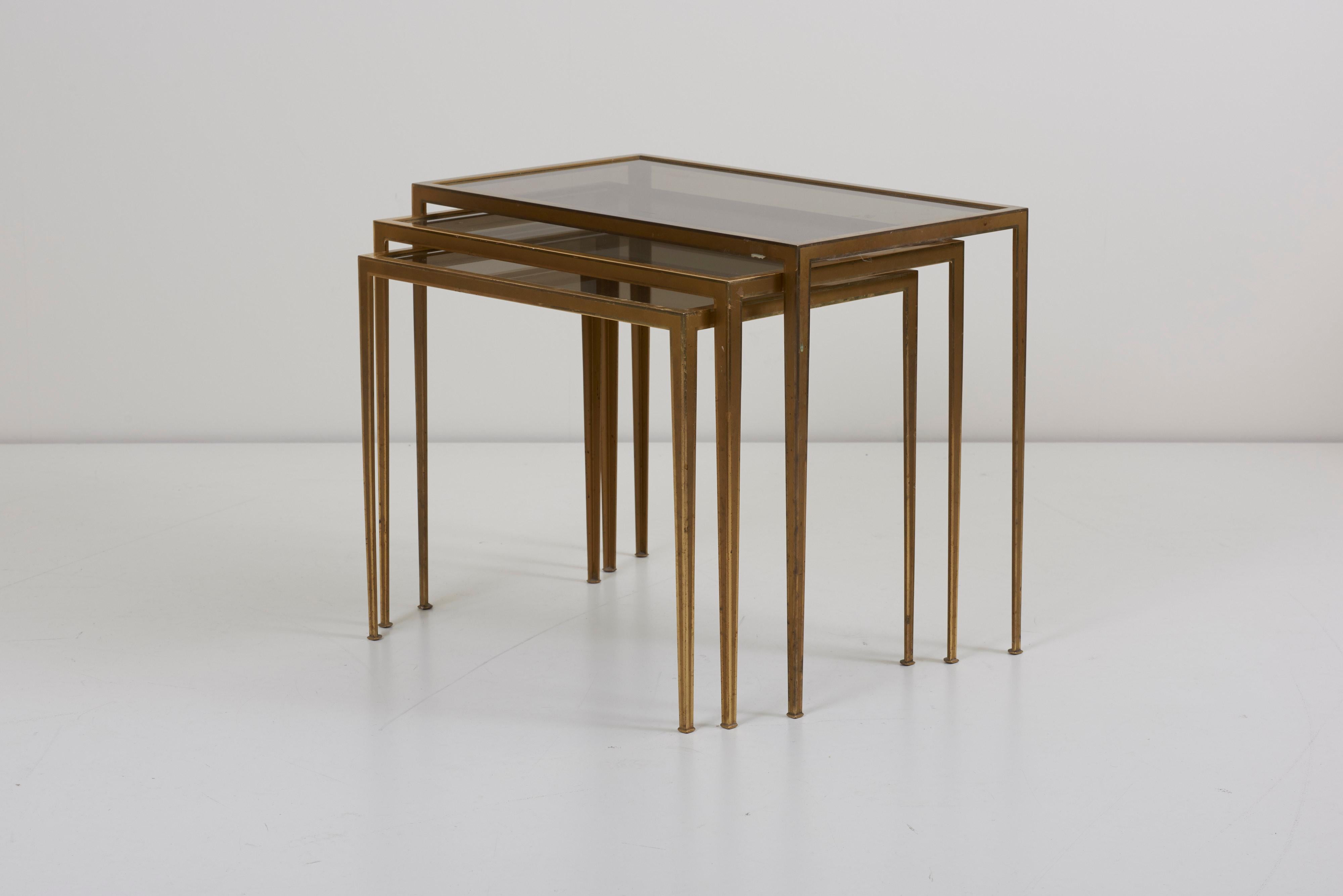 Mid-Century Modern Set of Three Münchner Werkstätten Brass and Glass Nesting Tables