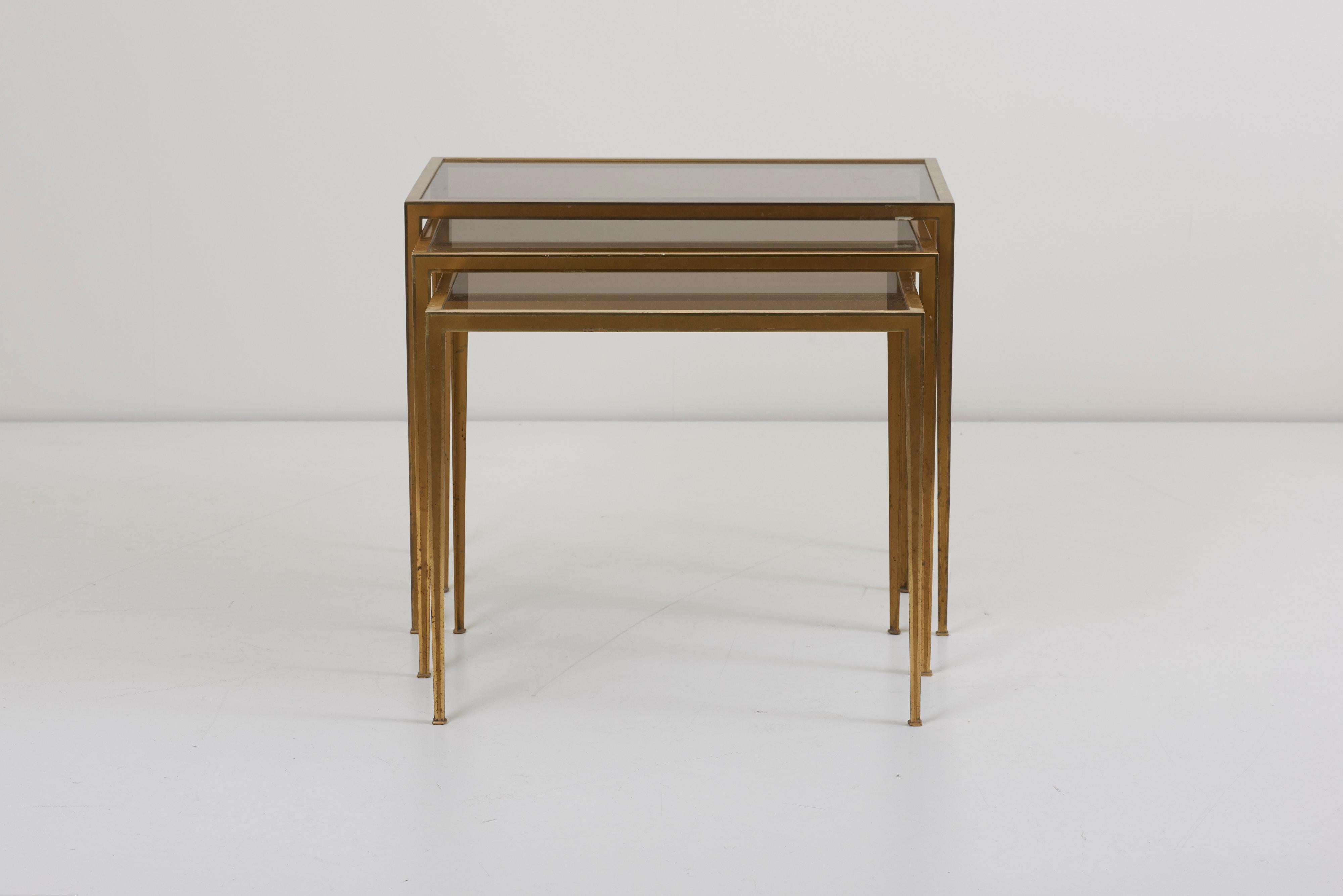 Set of Three Münchner Werkstätten Brass and Glass Nesting Tables In Excellent Condition In Berlin, BE