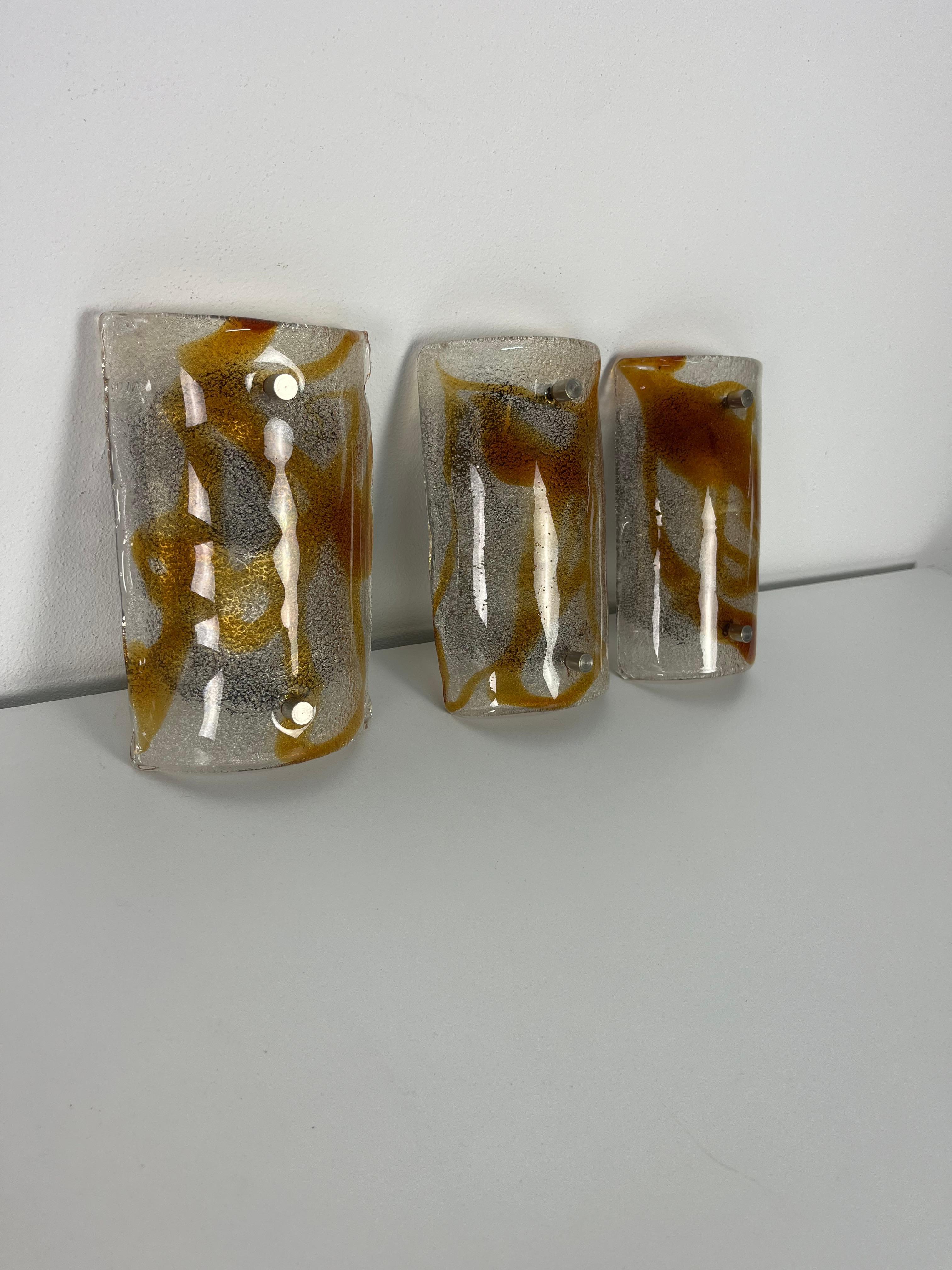 Satz von drei Murano-Glas-Wandlampen, die Toni Zuccheri für Mazzega zugeschrieben werden im Angebot 1