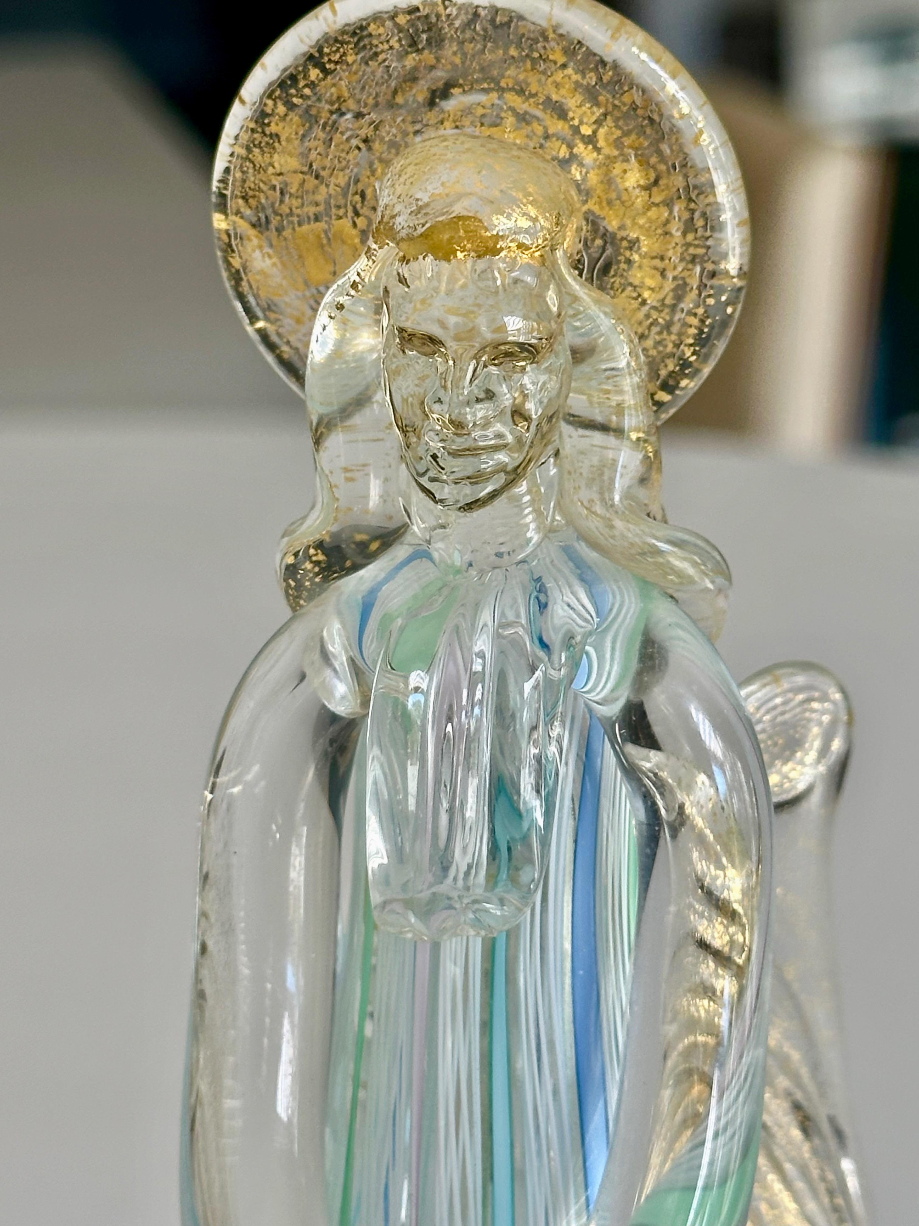 Coppia di figure di angeli in vetro latticino e oro di Murano in vendita 4