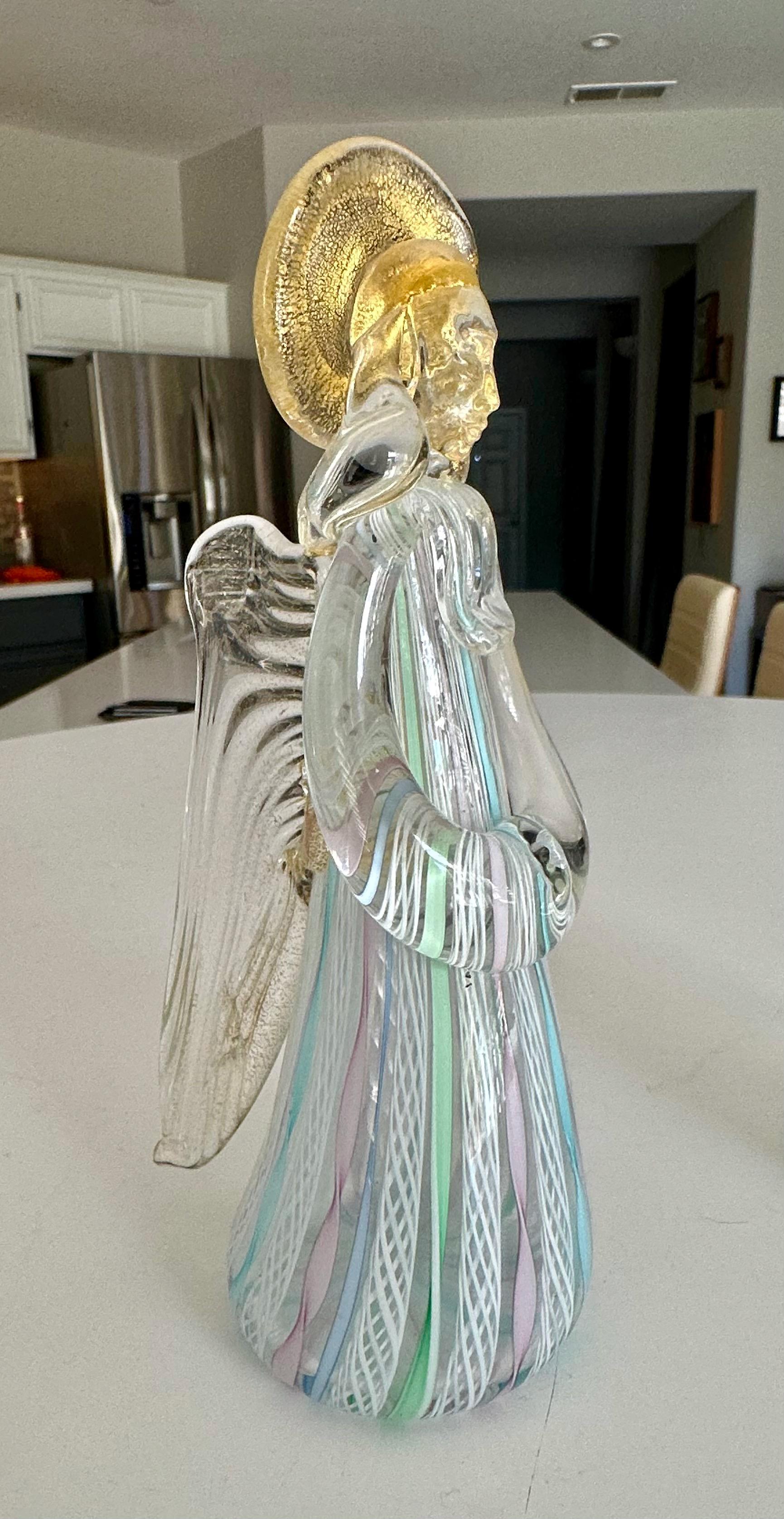 Coppia di figure di angeli in vetro latticino e oro di Murano in vendita 9