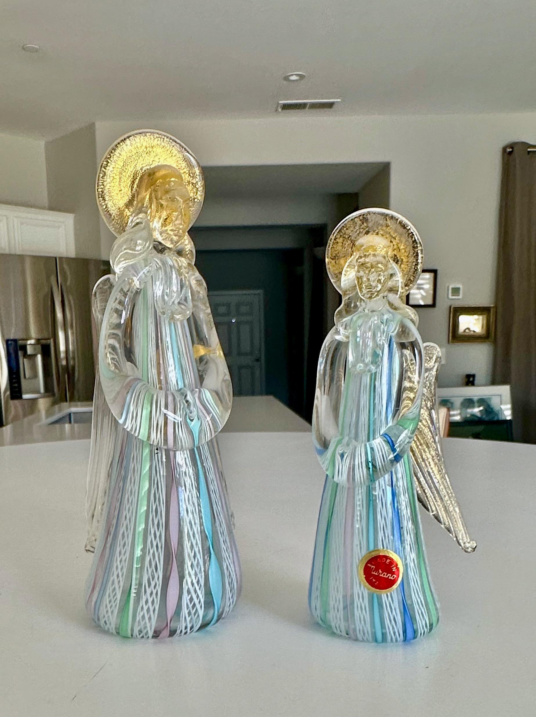Coppia di figure di angeli in vetro latticino e oro di Murano in vendita 13