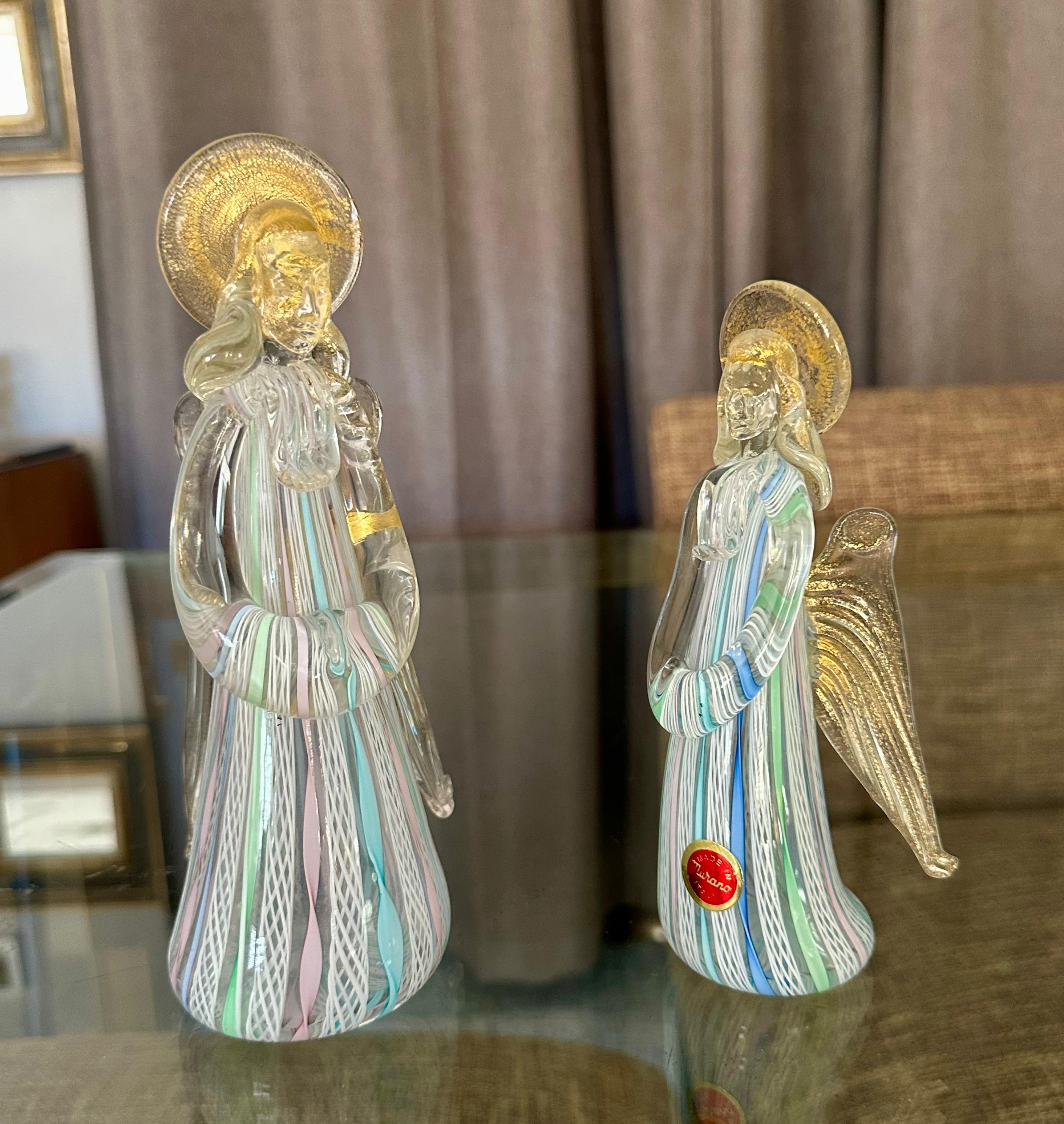 Fine XX secolo Coppia di figure di angeli in vetro latticino e oro di Murano in vendita