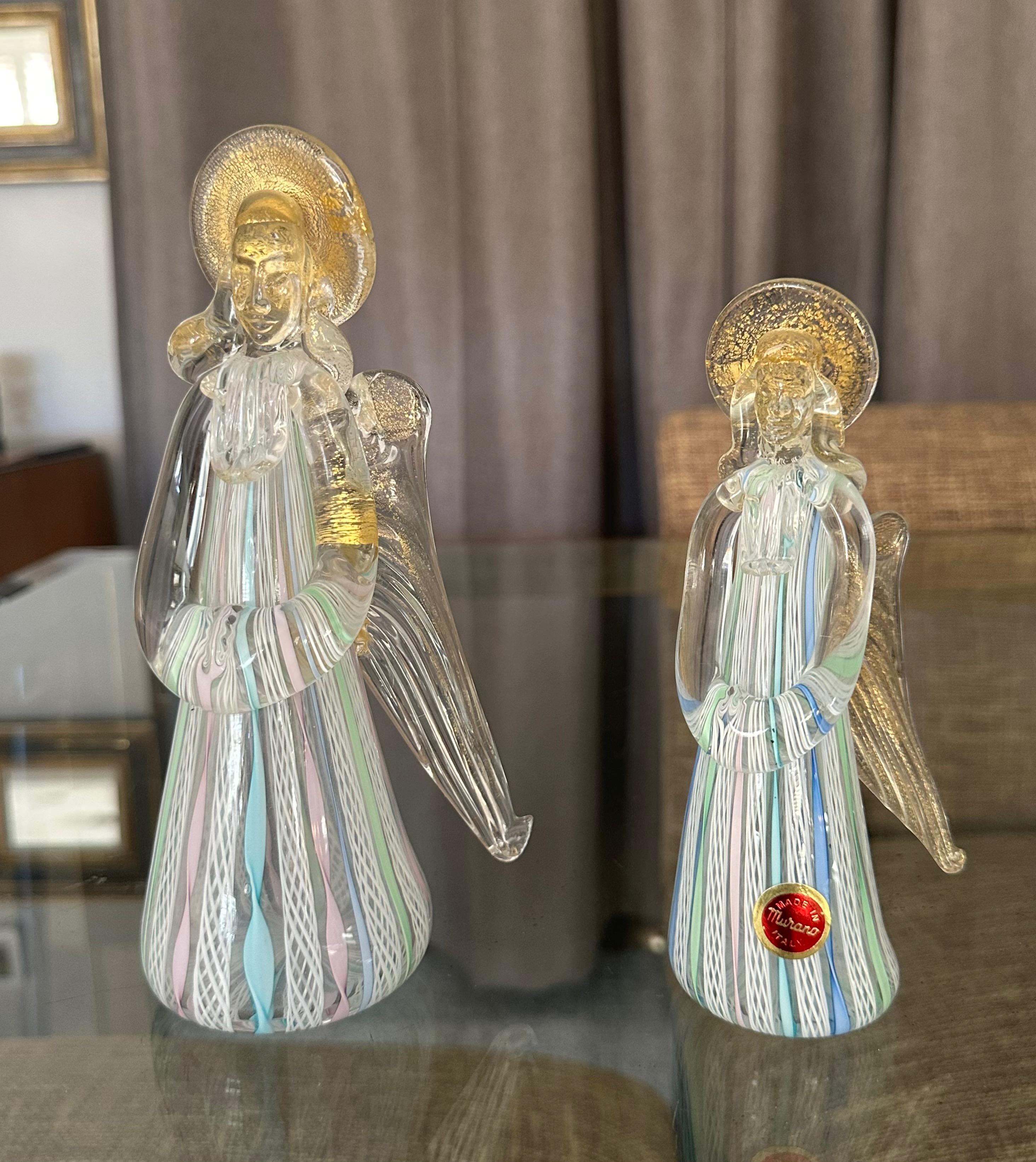 Coppia di figure di angeli in vetro latticino e oro di Murano in vendita 1