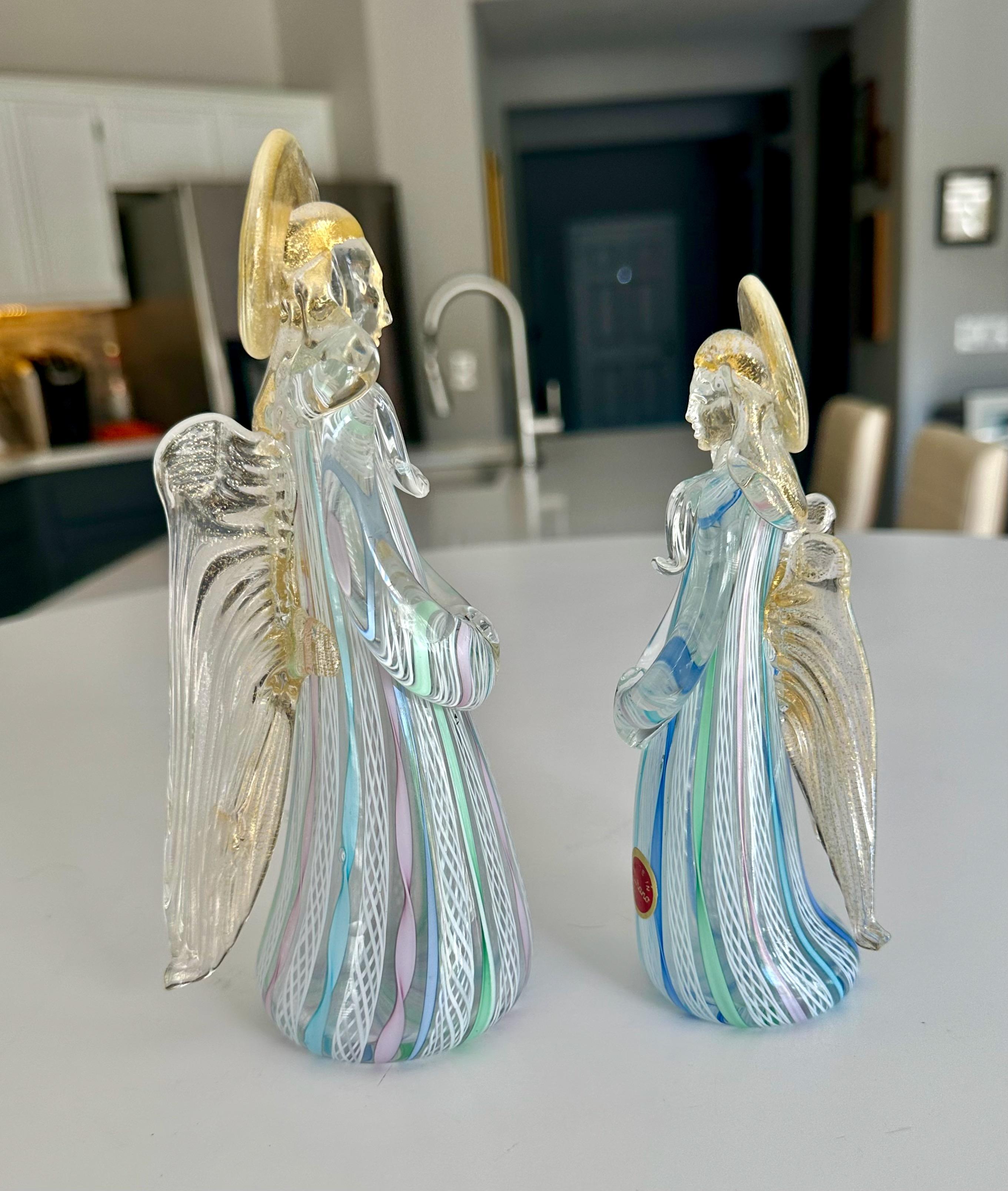 Coppia di figure di angeli in vetro latticino e oro di Murano in vendita 2