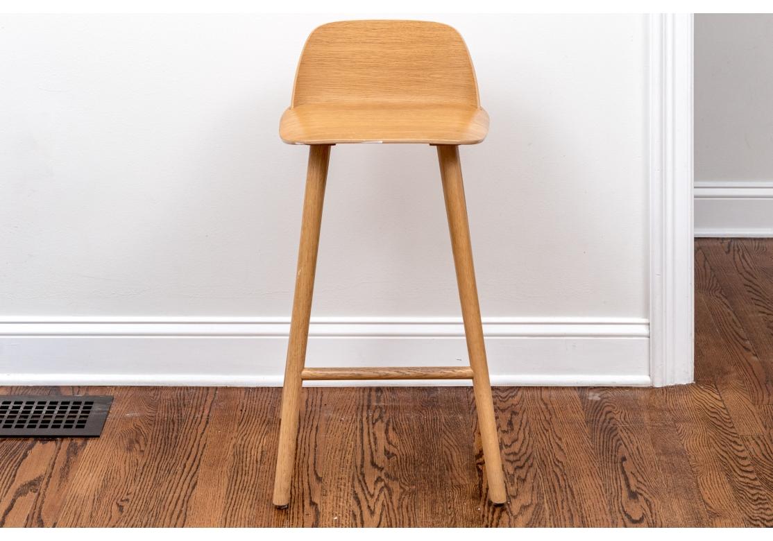 Set aus drei Muuto Nerd Counter Hockern (Holz) im Angebot