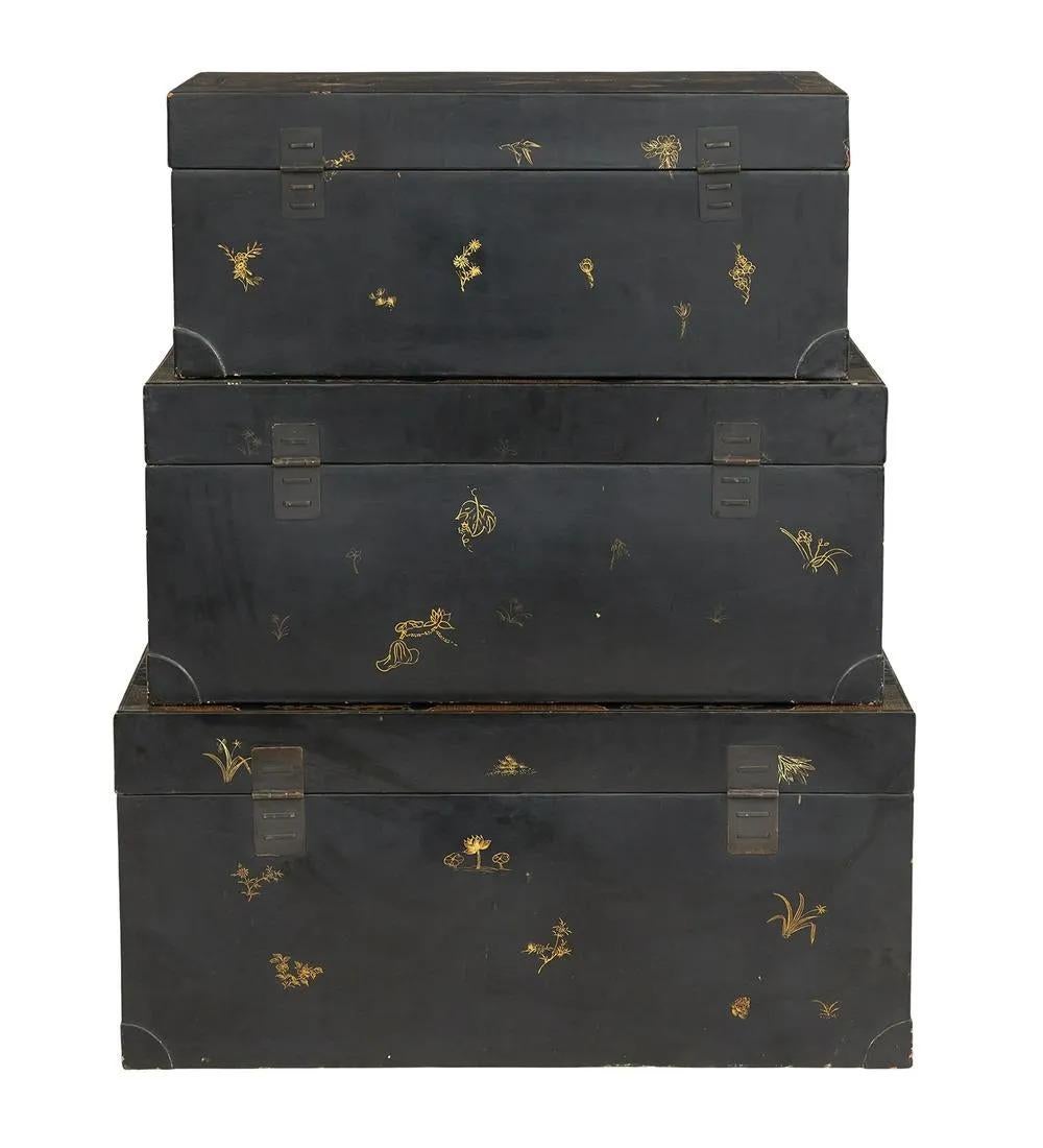 Set of Three Nested Chinese Ebonized Trunks In Good Condition For Sale In Downingtown, PA