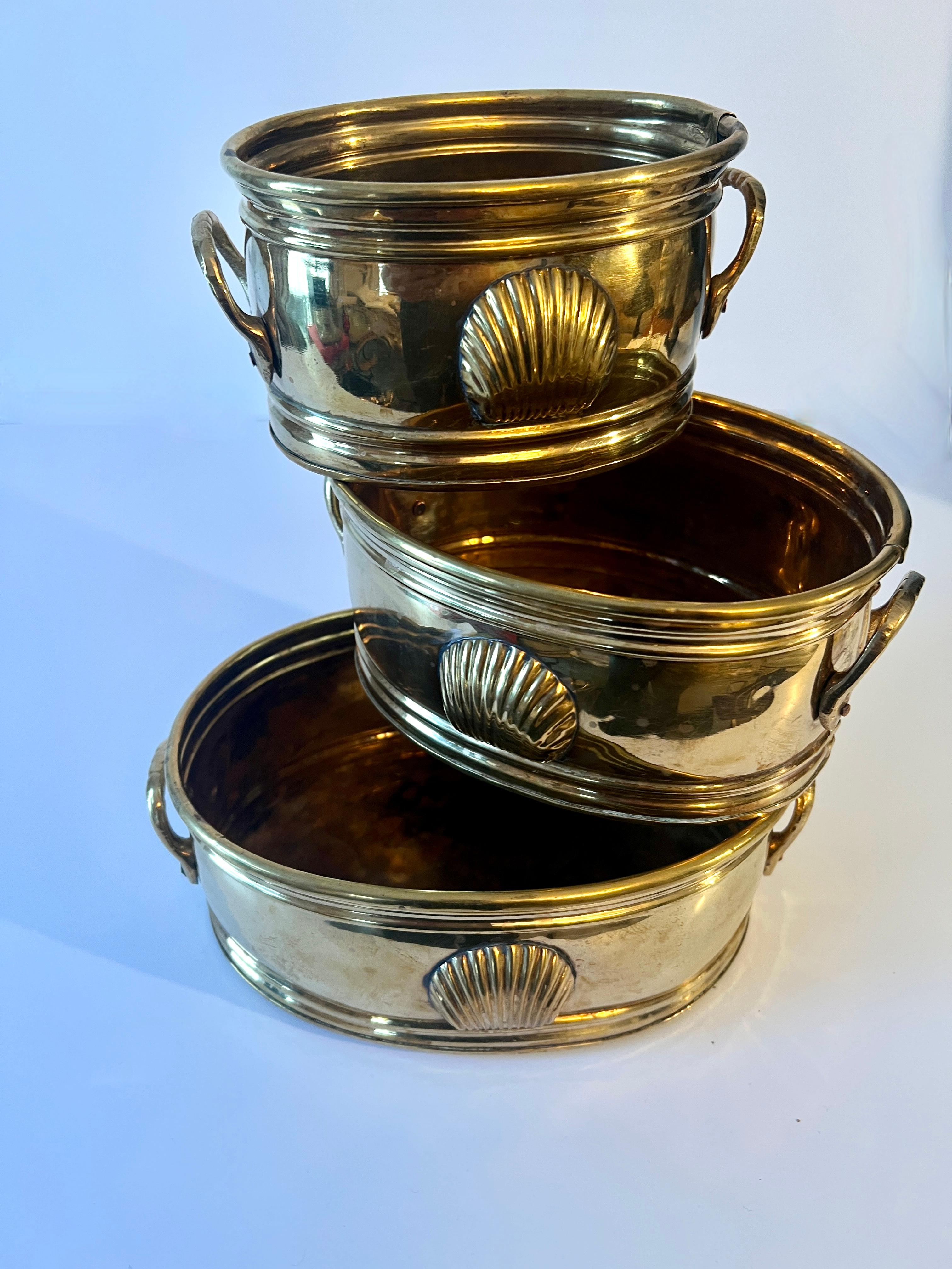 Set of Three Nesting Brass Boxes with Clam Shell Details For Sale 1