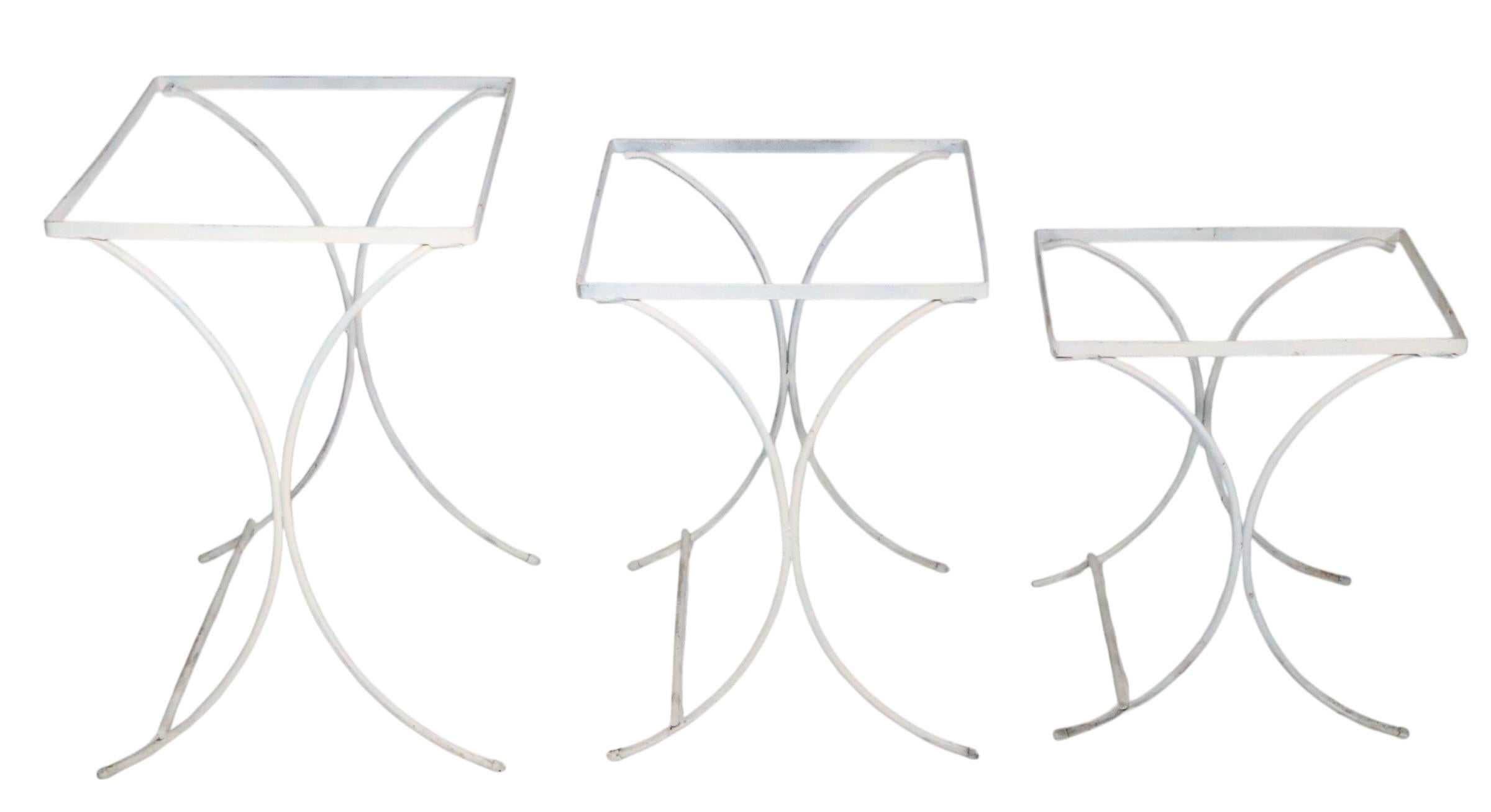 Mid-Century Modern Set of Three Nesting Garden Patio Poolside Wrought Iron Textured Glass Tables For Sale