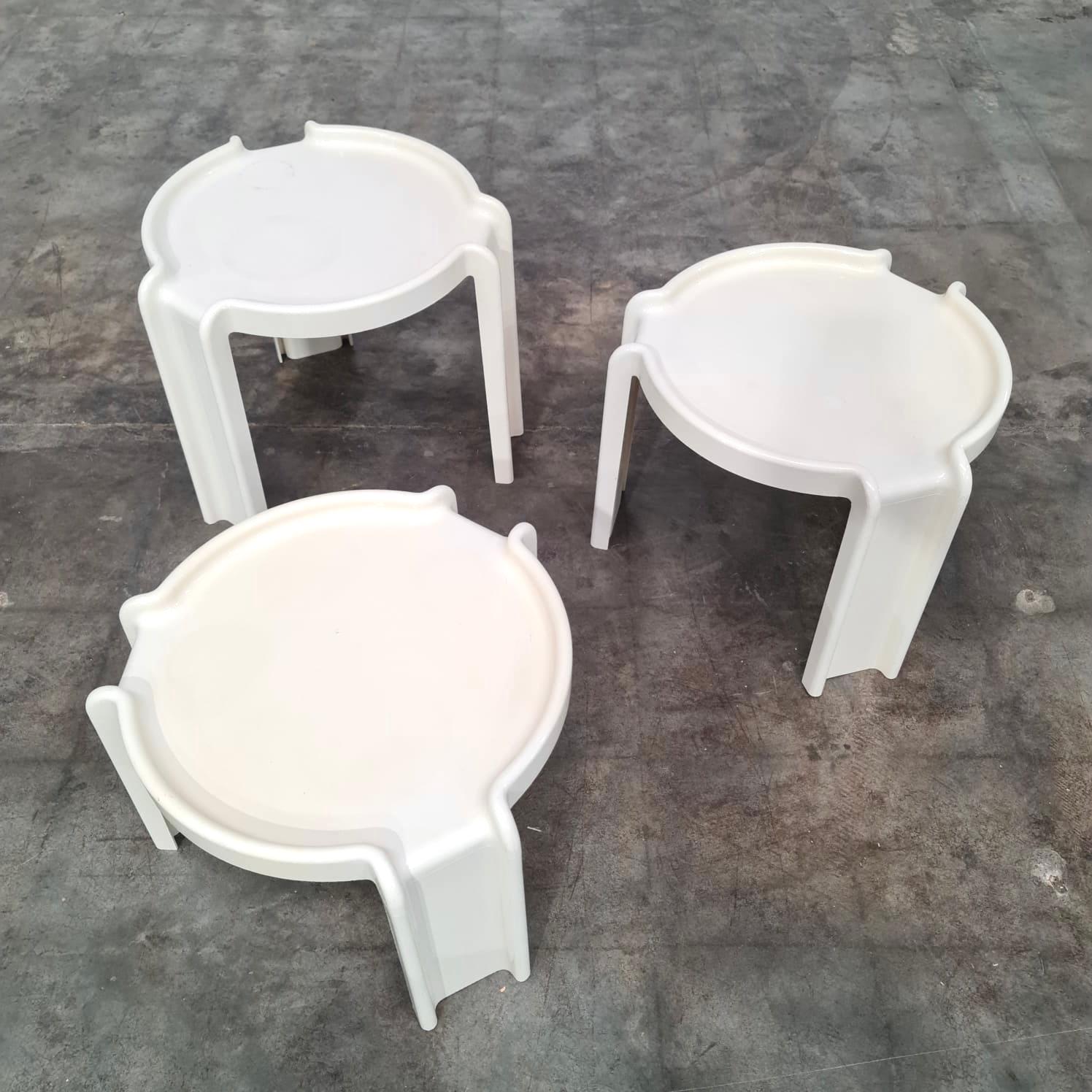 Set of Three Nesting Tables by Giotto Stoppino for Kartell In Good Condition In LYON, FR