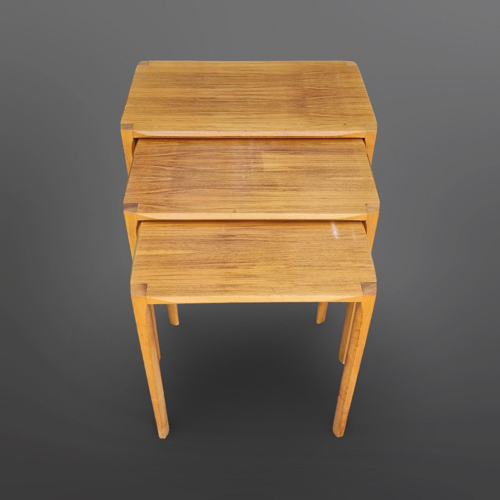 Set of three nesting tables by Rex Raab for Wilhelm Renz, Germany 1960s In Good Condition For Sale In ECHT, NL