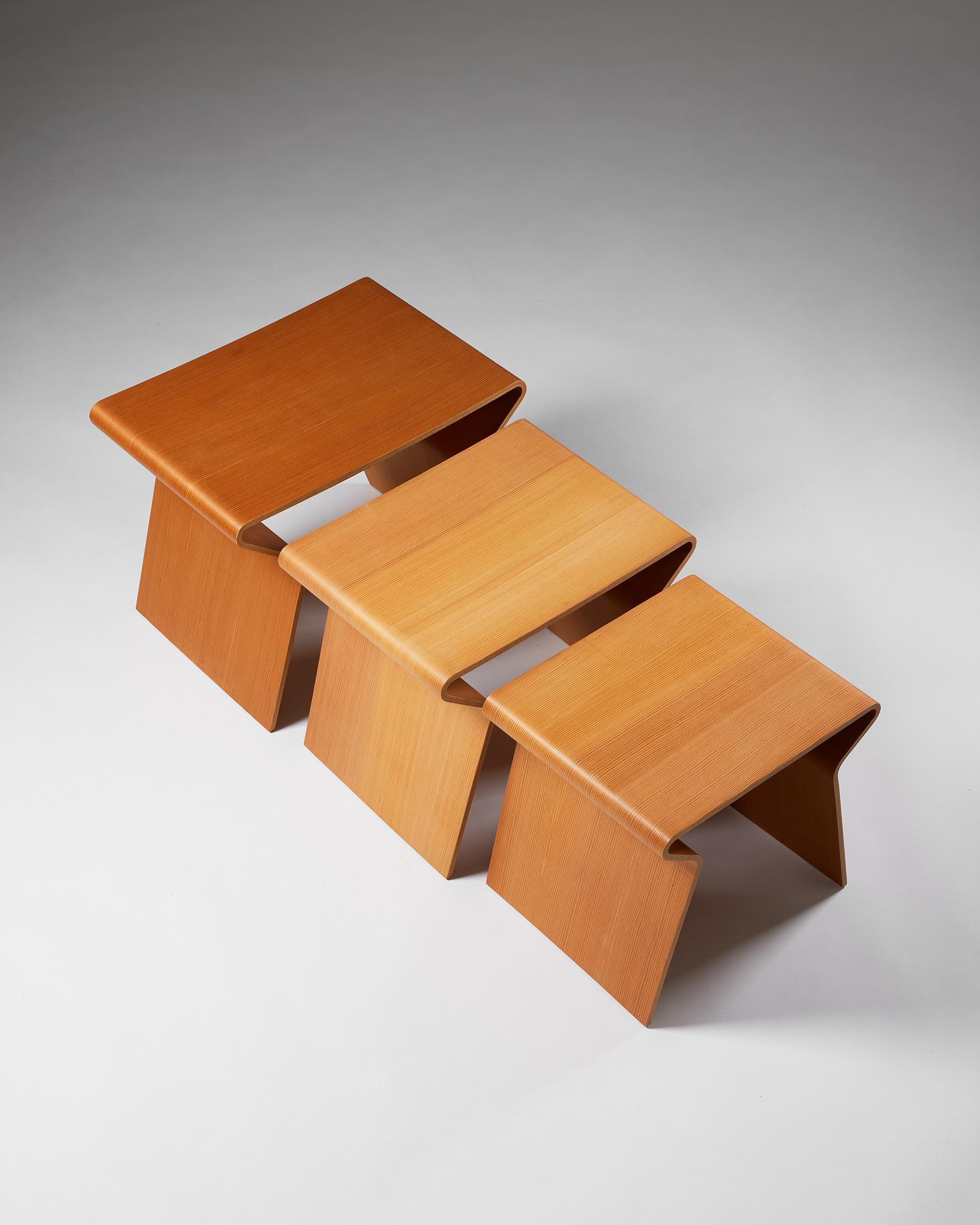 20ième siècle Ensemble de trois tables gigognes conçues par Grete Jalk pour Lange Production en vente