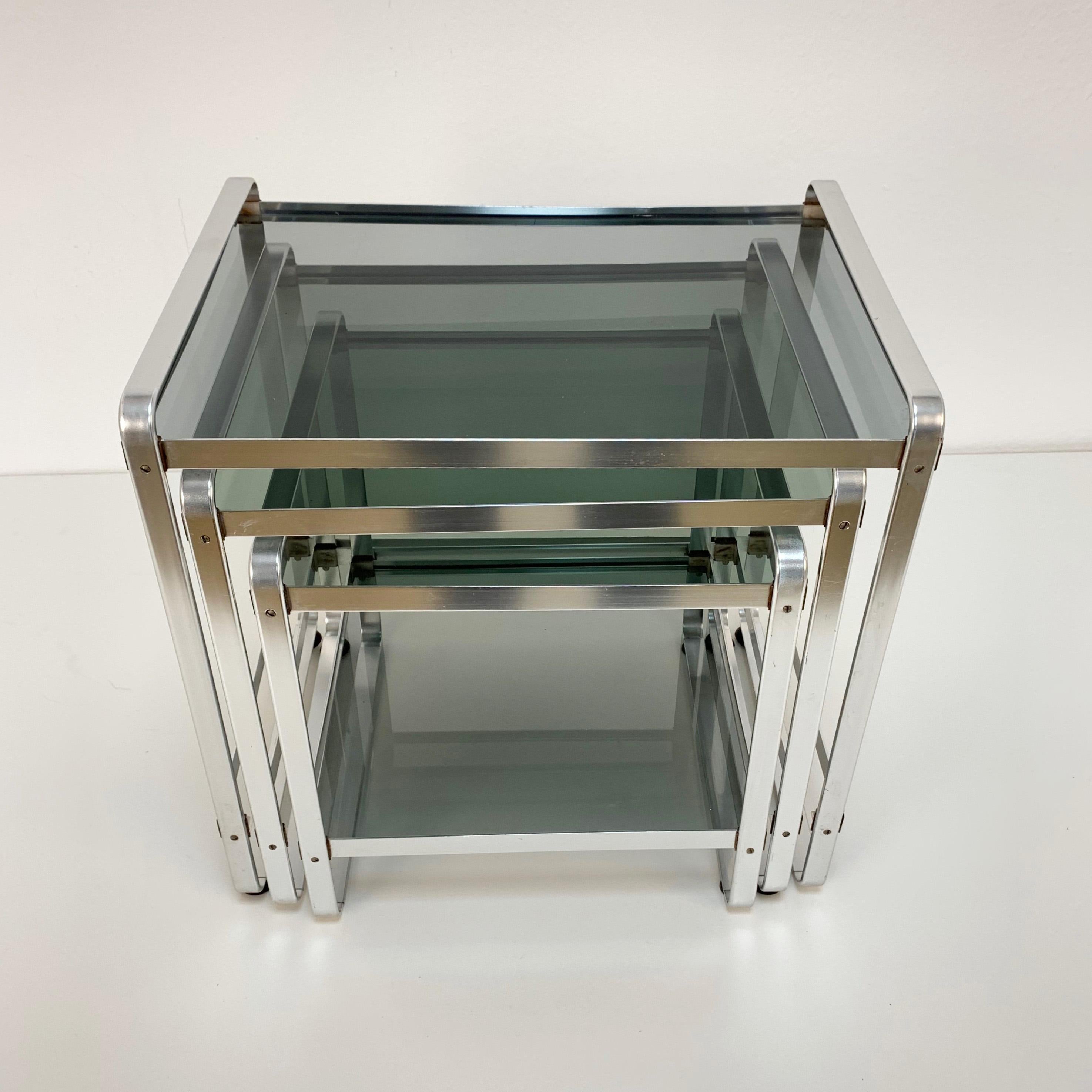 Mid-Century Modern Set of Three Nesting Tables in Aluminum and Smoked Glass, Italy, 1970s End Table