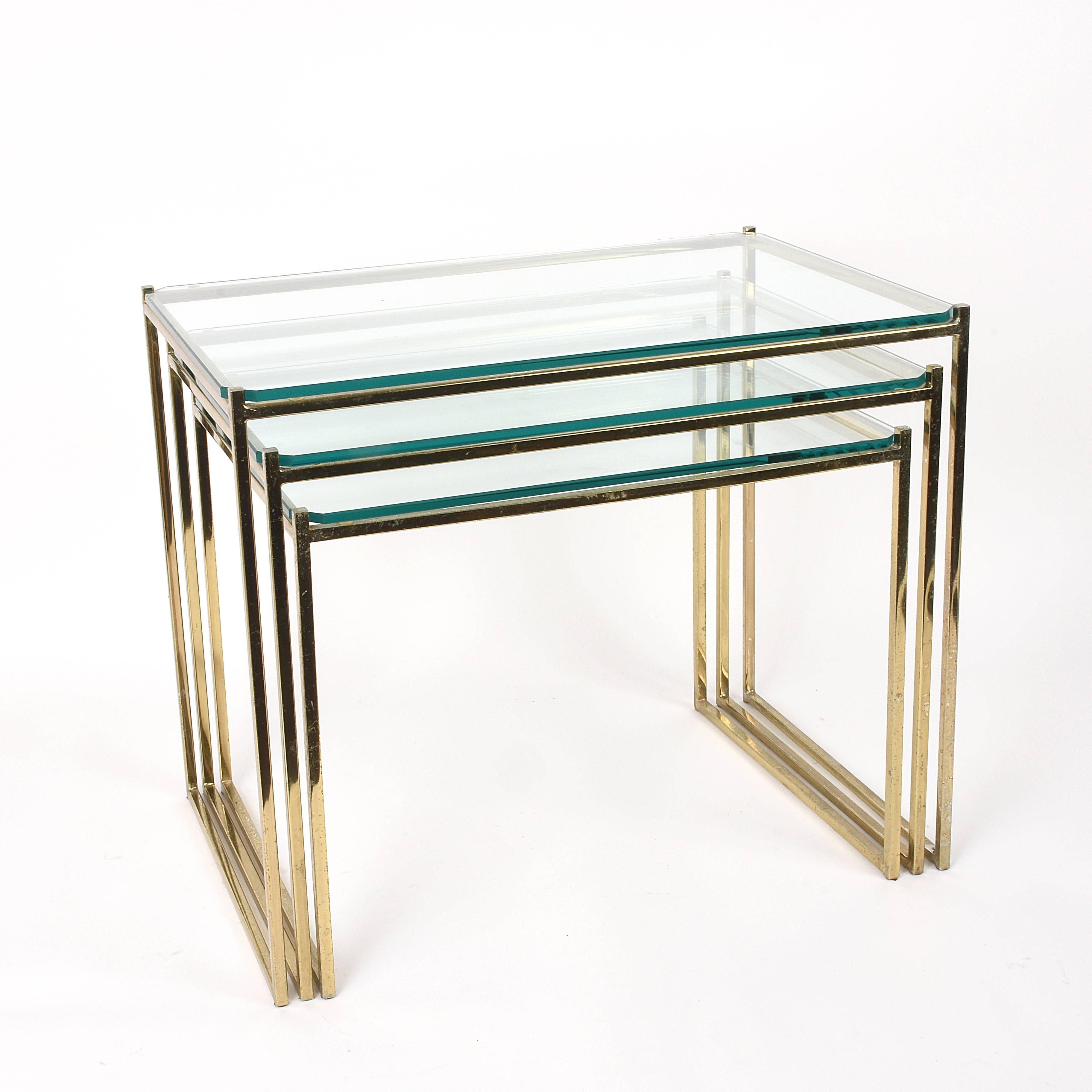 Italian Set of Three Nesting Tables in Brass and Glass, Italy, 1970s Mid-Century Modern