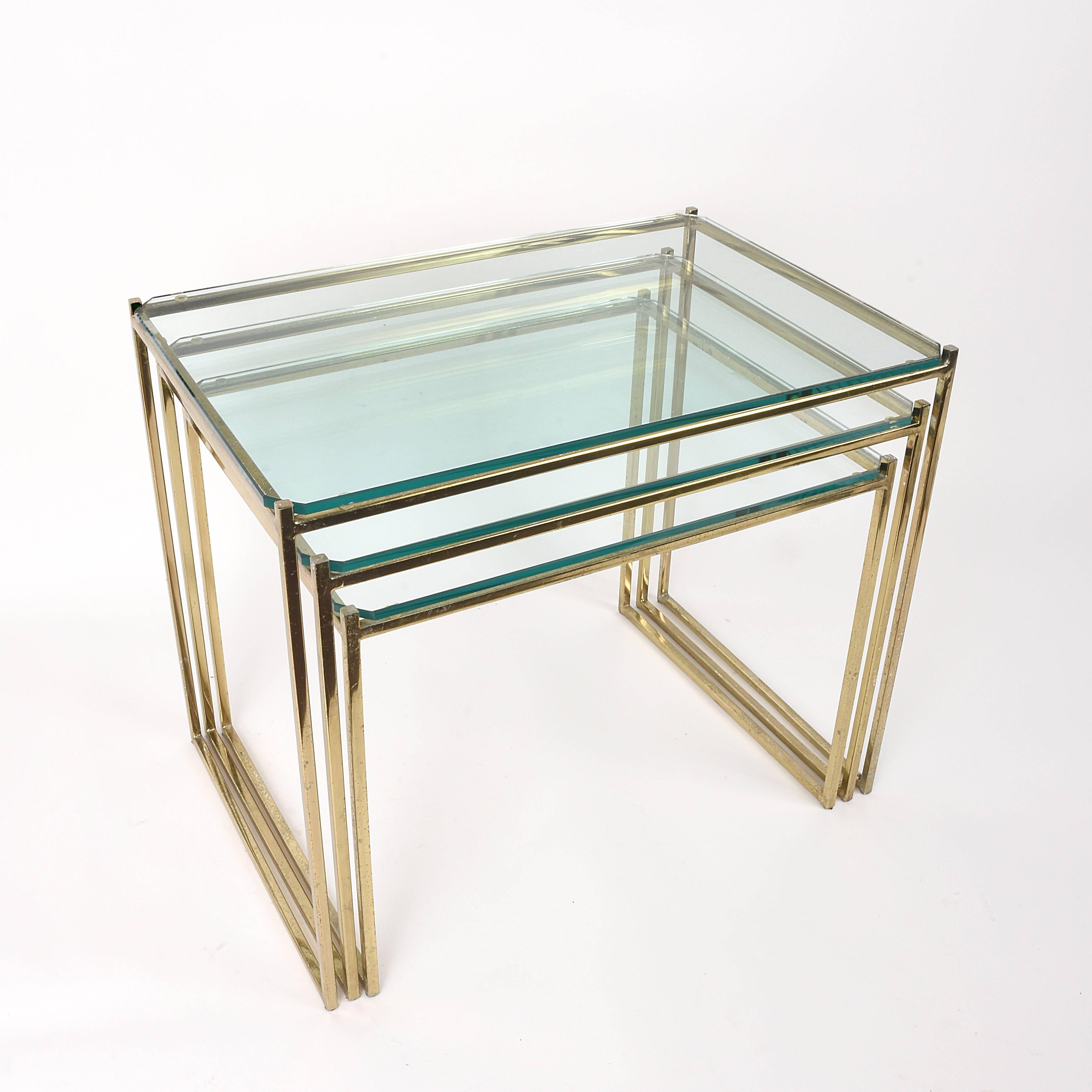 Late 20th Century Set of Three Nesting Tables in Brass and Glass, Italy, 1970s Mid-Century Modern
