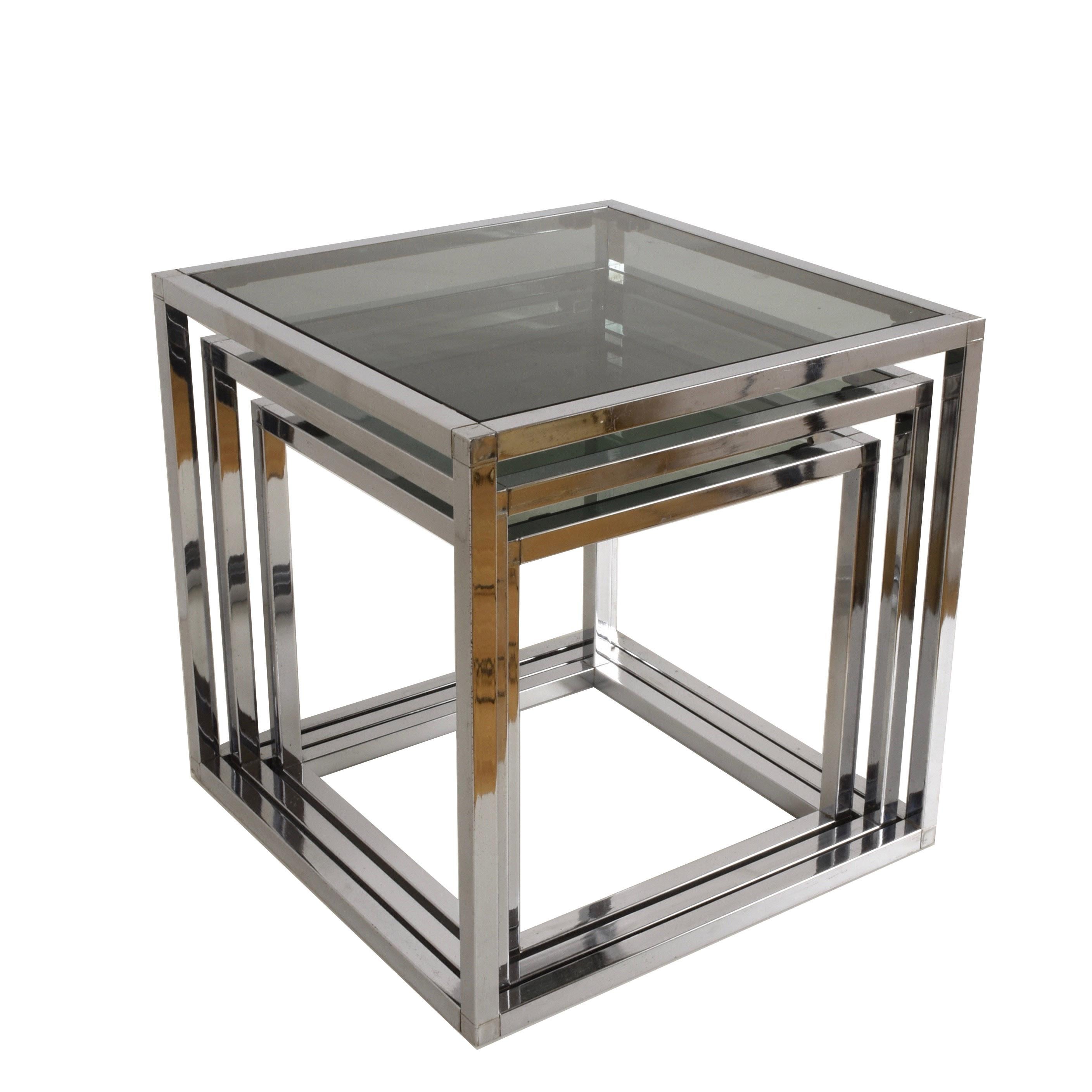 Italian Set of Three Nesting Tables in Chrome and Glass, Italy, 1970s Mid-Century Modern