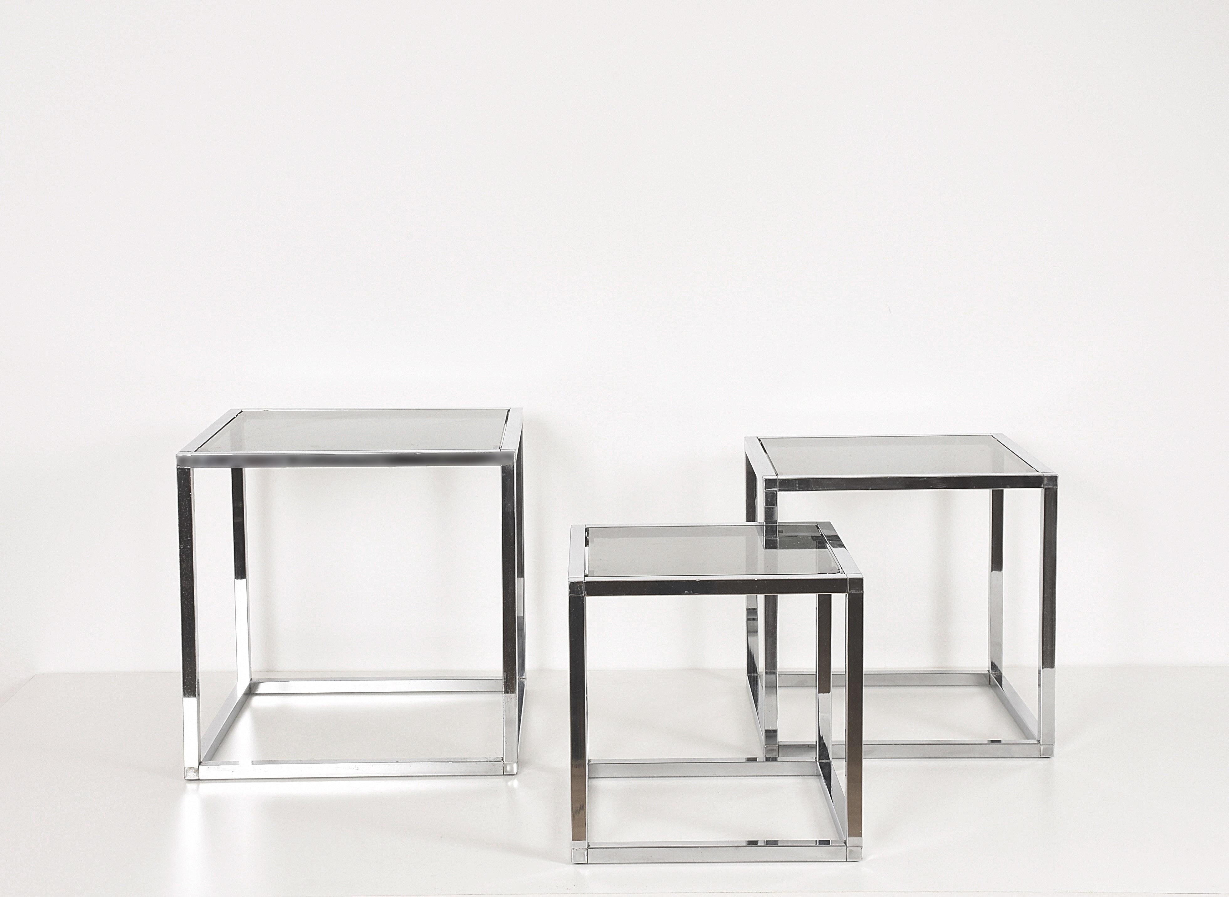 Set of Three Nesting Tables in Chrome and Glass, Italy, 1970s Mid-Century Modern 2