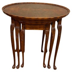 Set aus drei Schachteltischen im Queen Anne-Stil