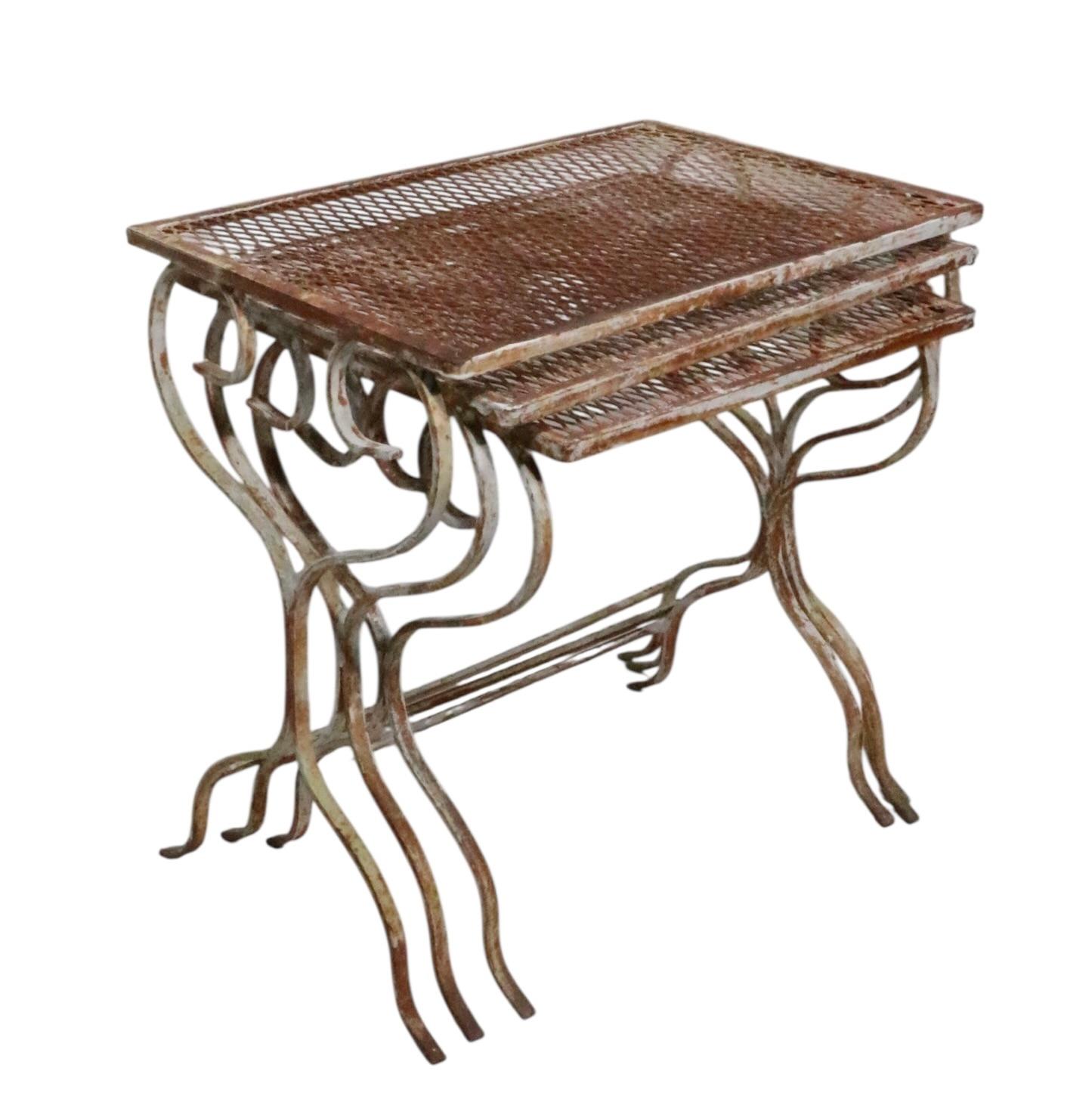 Set of Three Nesting Wrought Iron Garden Patio Poolside Tables att to Salterini For Sale 3