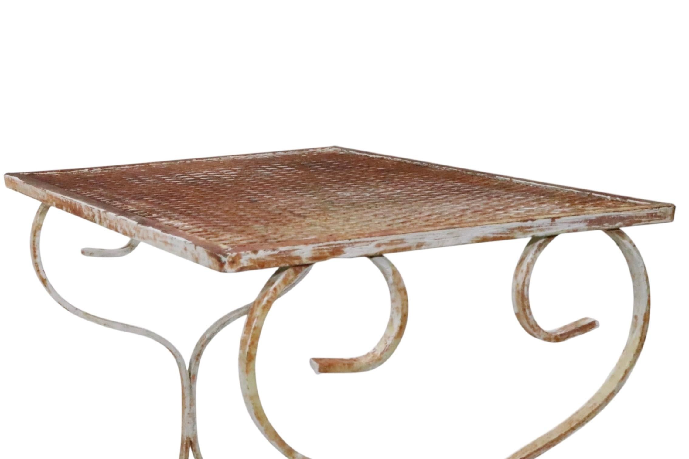 Mid-Century Modern Set of Three Nesting Wrought Iron Garden Patio Poolside Tables att to Salterini For Sale