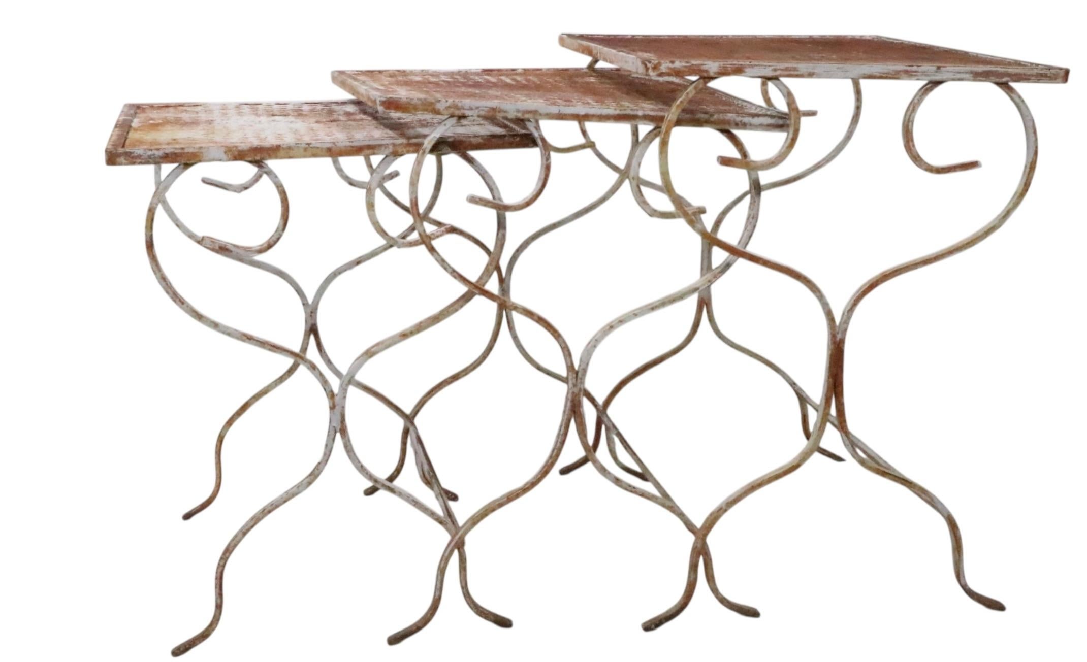 Set of Three Nesting Wrought Iron Garden Patio Poolside Tables att to Salterini For Sale 1