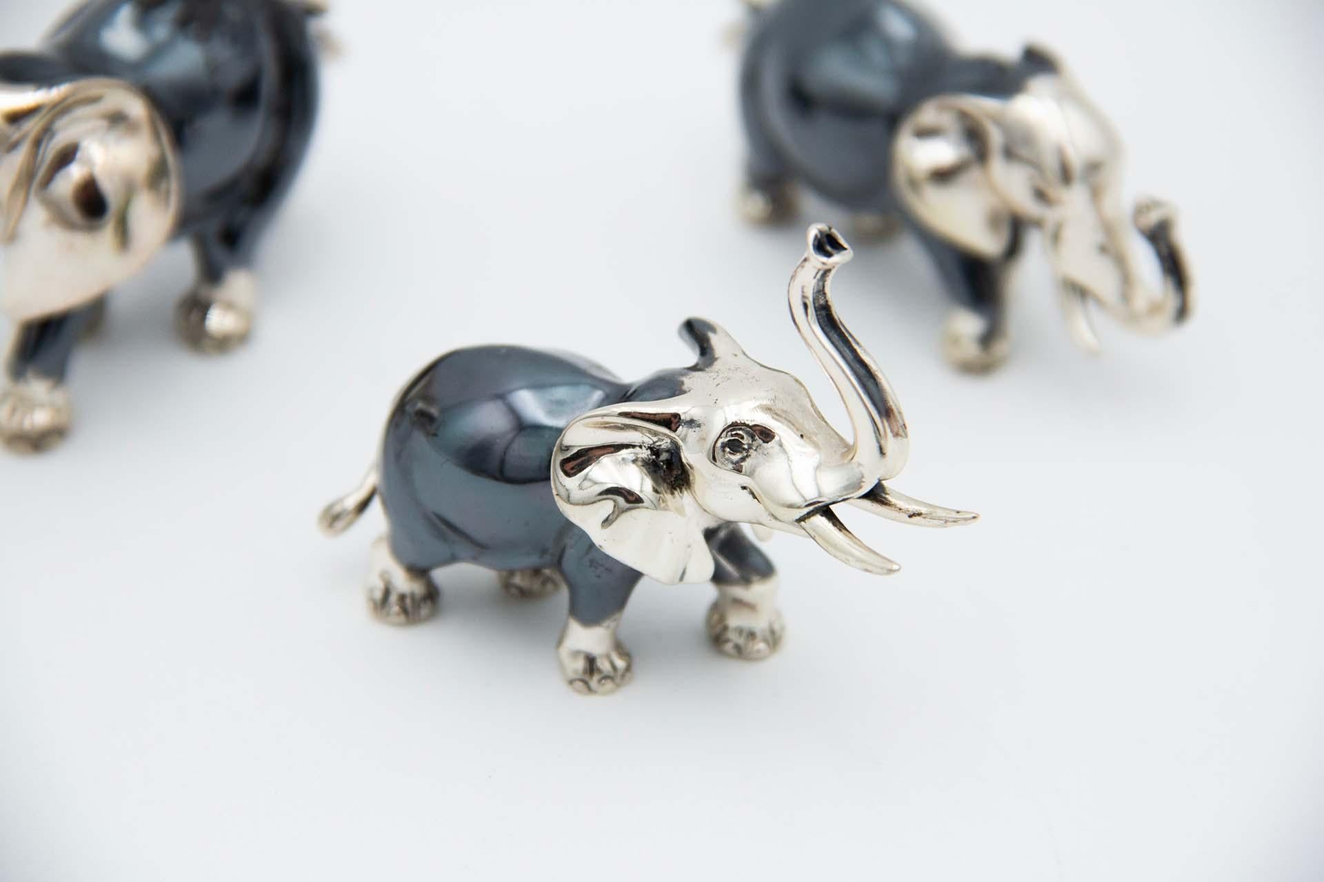 Description: Set of three nickel silver elephants. Metal: Silver. Origin: Italian. Brand: Cadeor. Weight: 183.86 grams. Dimensions: on request. Content: 925/1000. Assay Mark: Yes. Additional information: Good condition.