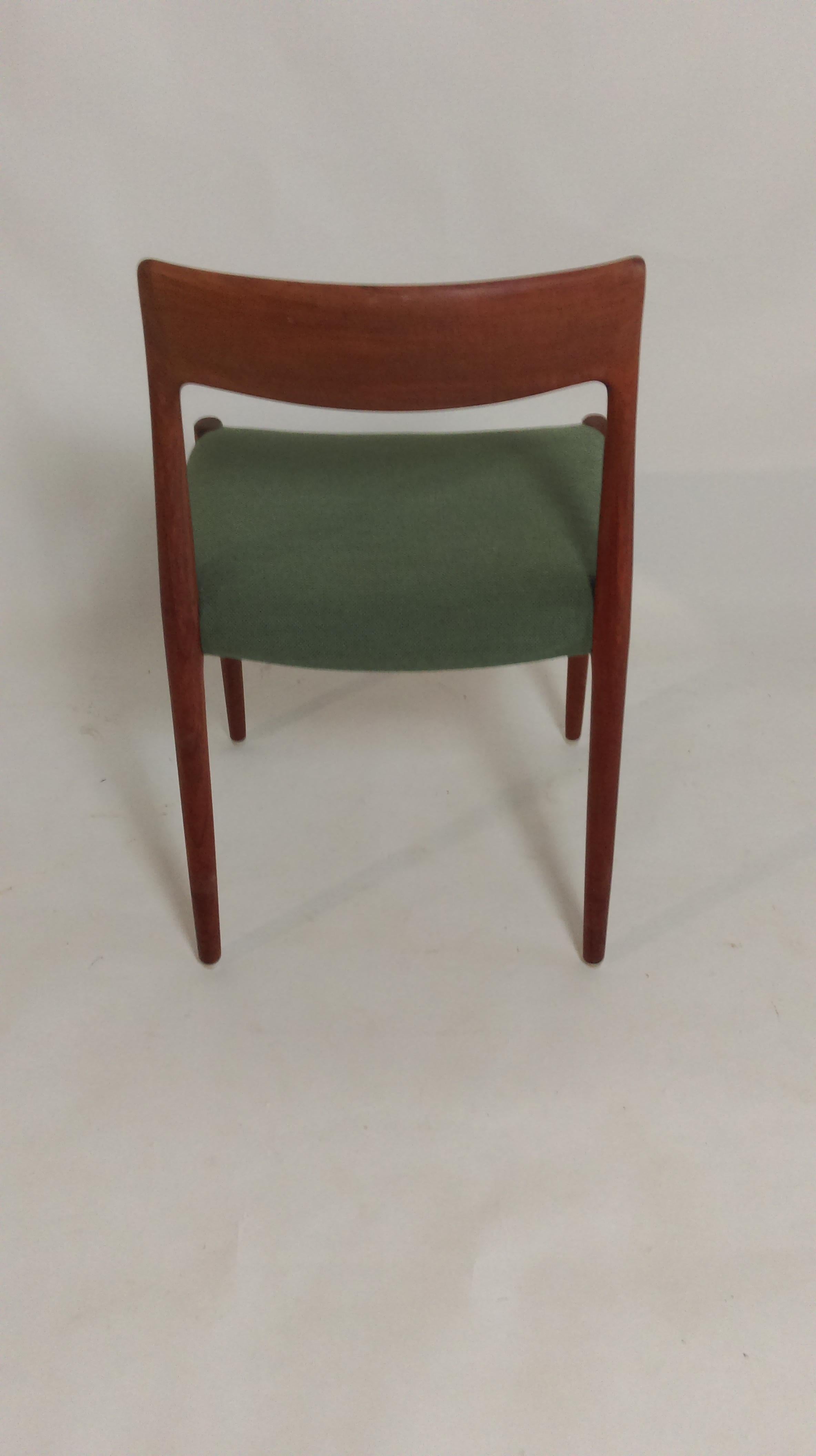 Mid-20th Century Set of Three Niels Otto Moller model 77 Teak Dining Chairs