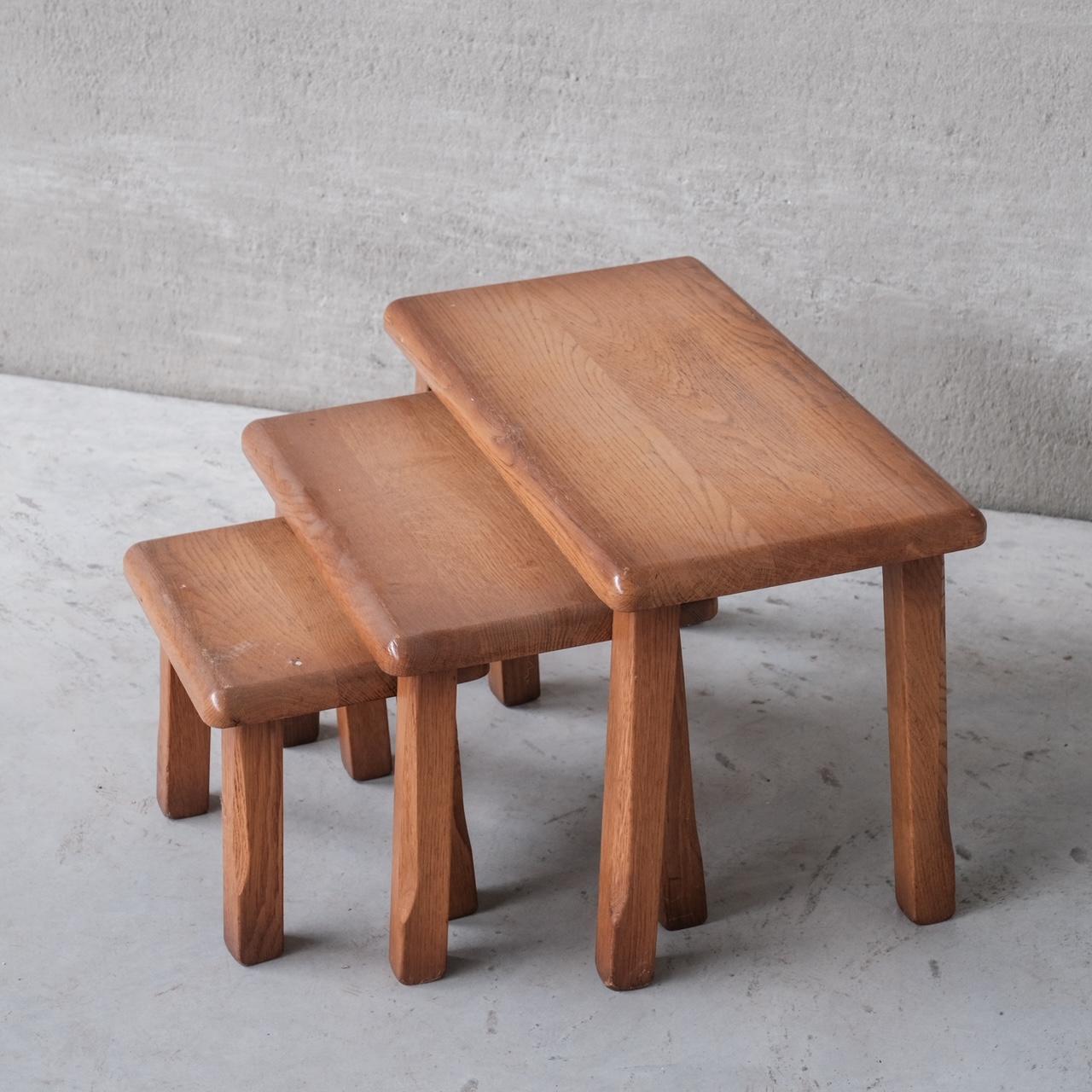 Set of Three Oak Mid-Century Coffee Tables In Good Condition For Sale In London, GB