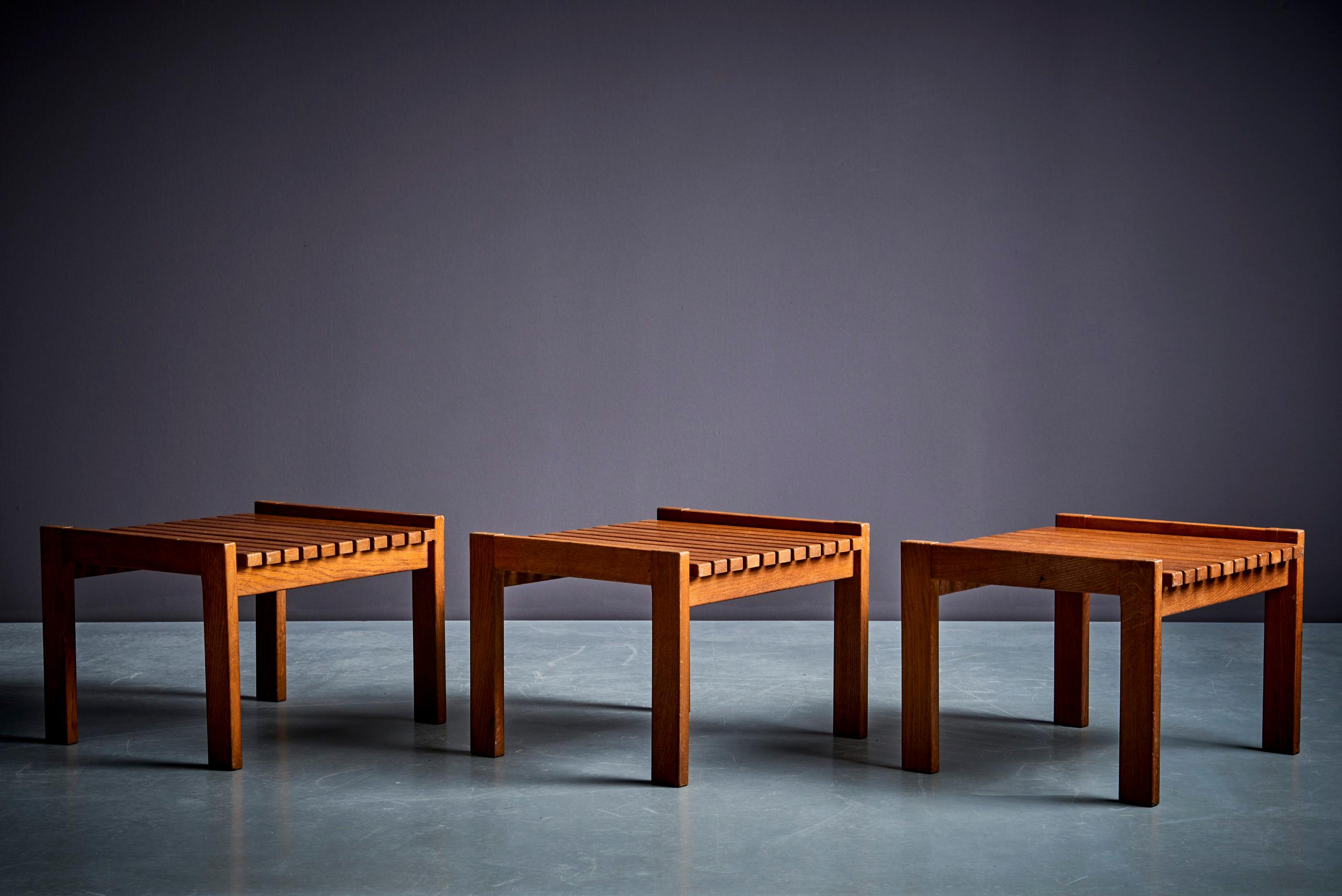 Set of three oak Stools by Genevieve Dangles edited by Group 4, France 1950s For Sale 3